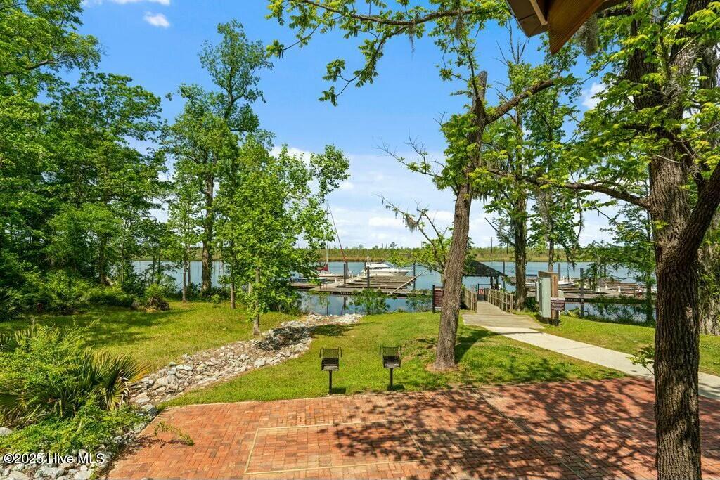 100498490 | Photo 70