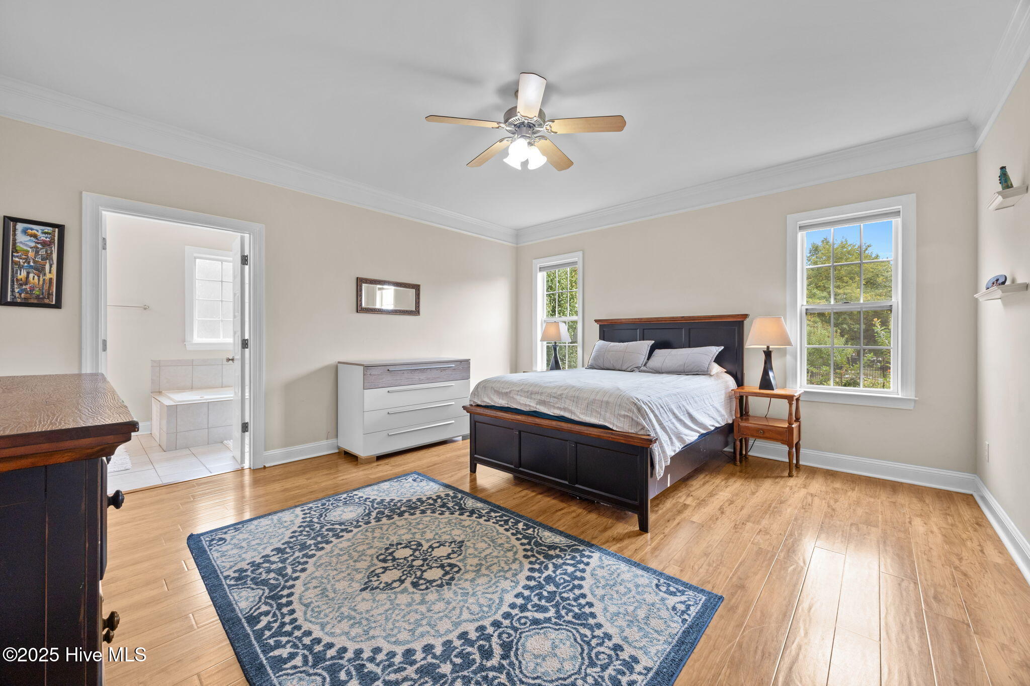 100530646 | Photo 25