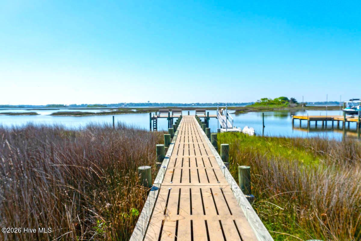 100569264 | Photo 36