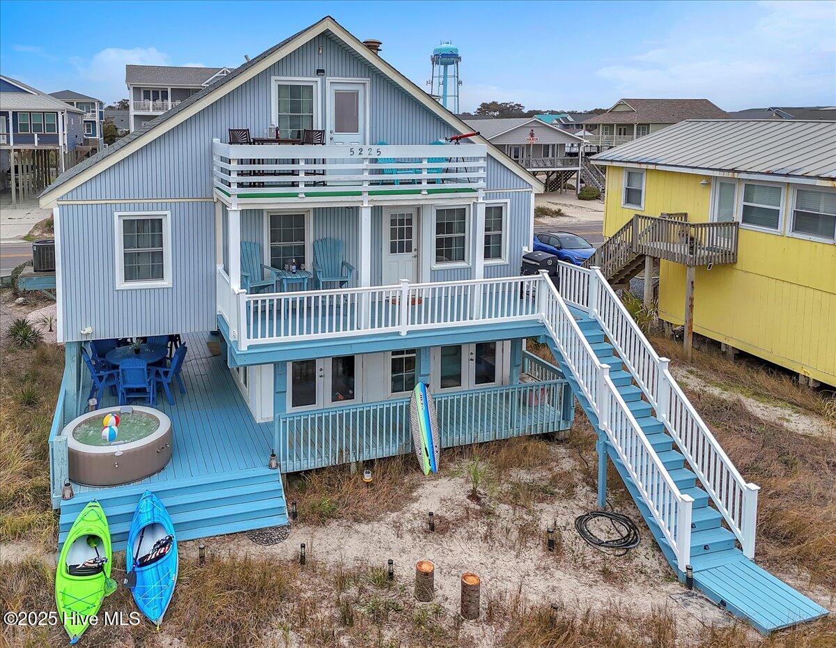 100550823 | Photo 46