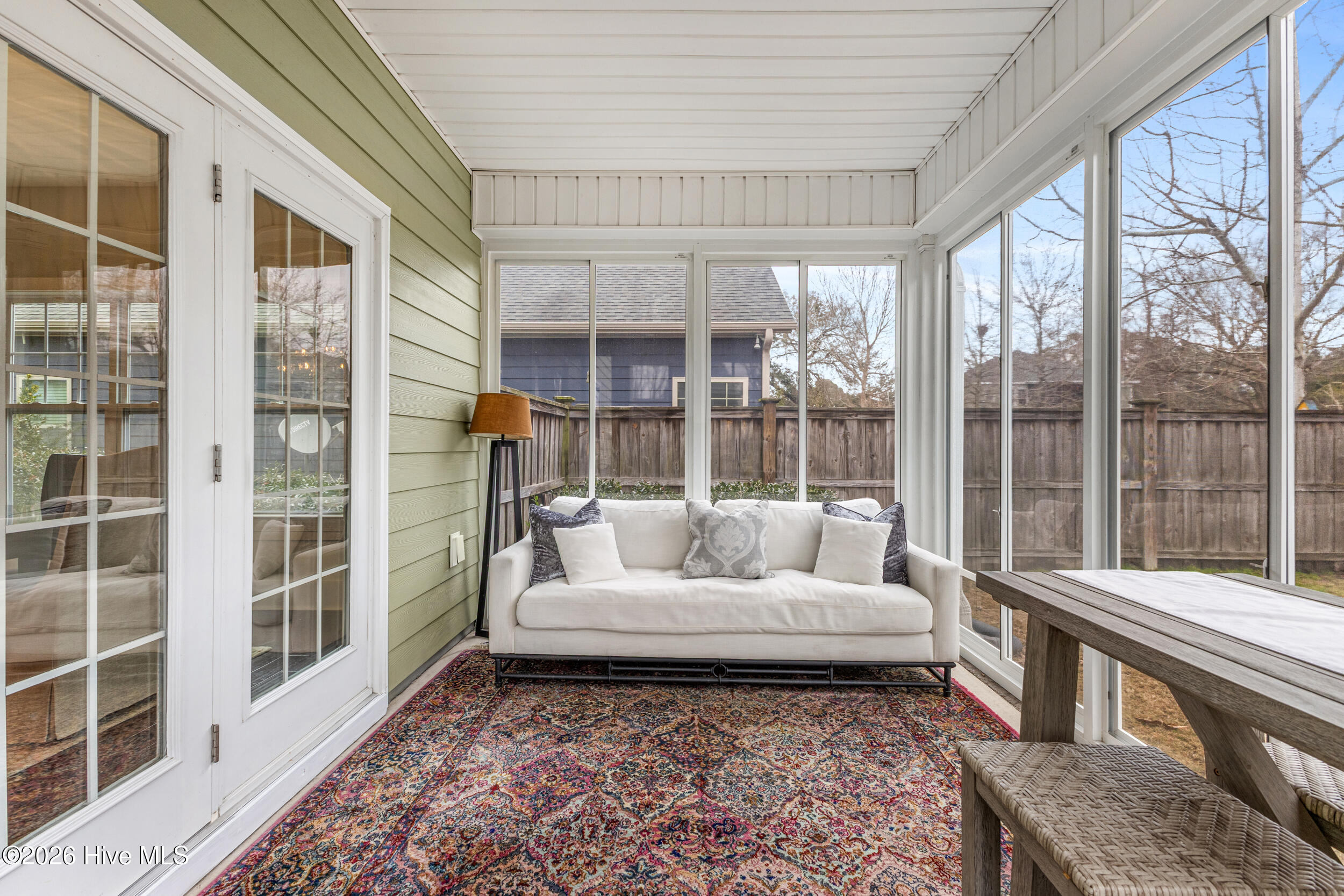 100554071 | Photo 37