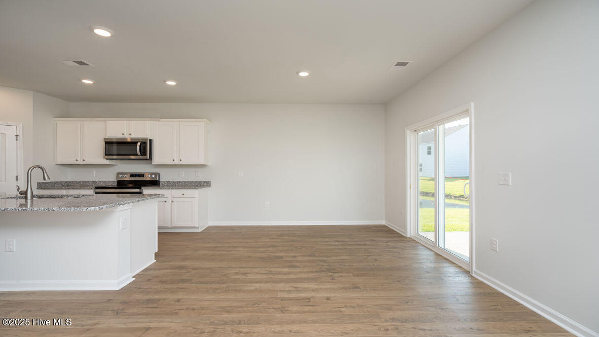 1050 Pampas Grass Drive Lot 334, Castle Hayne, NC 28429 – photo 13: Similar Home