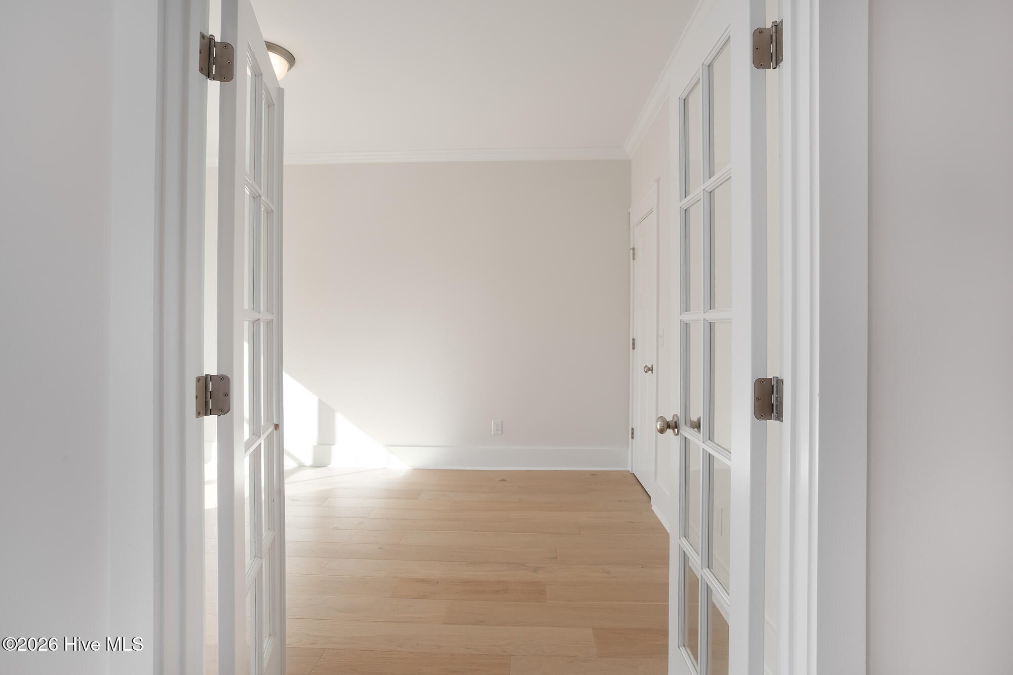 100548303 | Photo 13