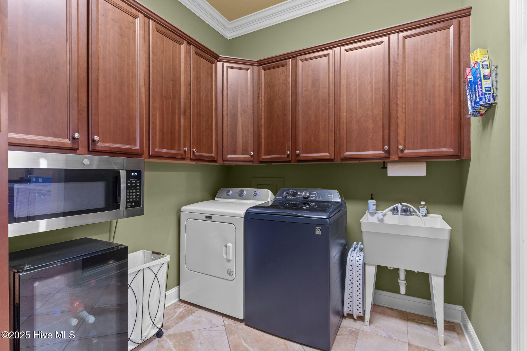 100540353 | Photo 25