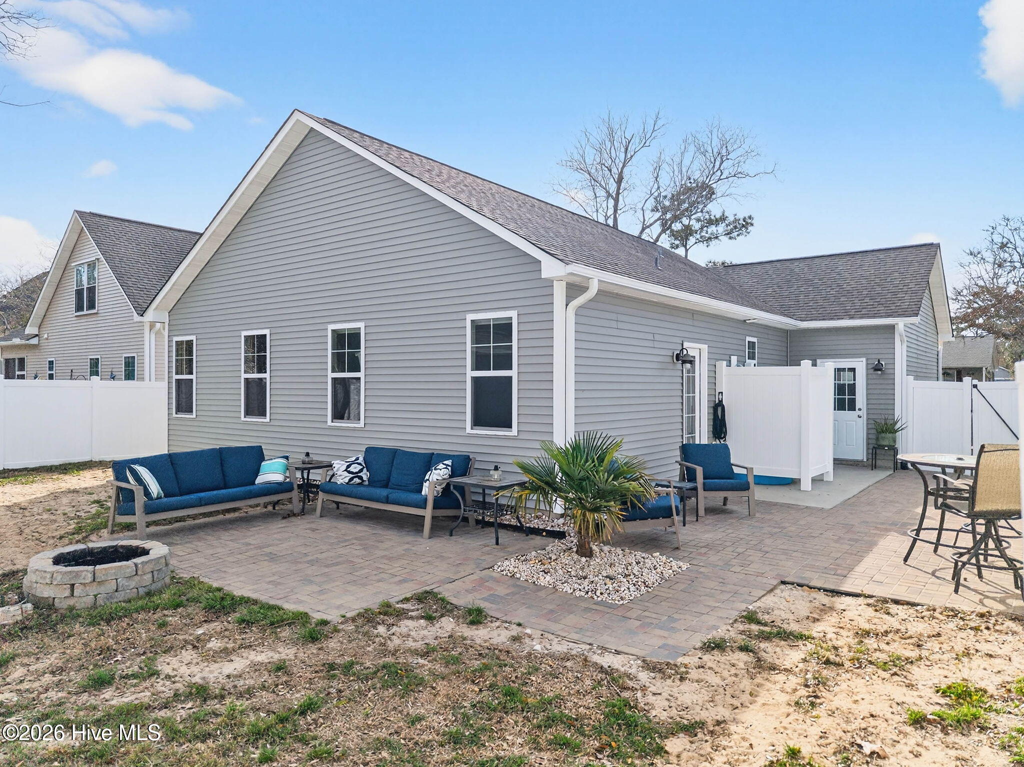 100562575 | Photo 27