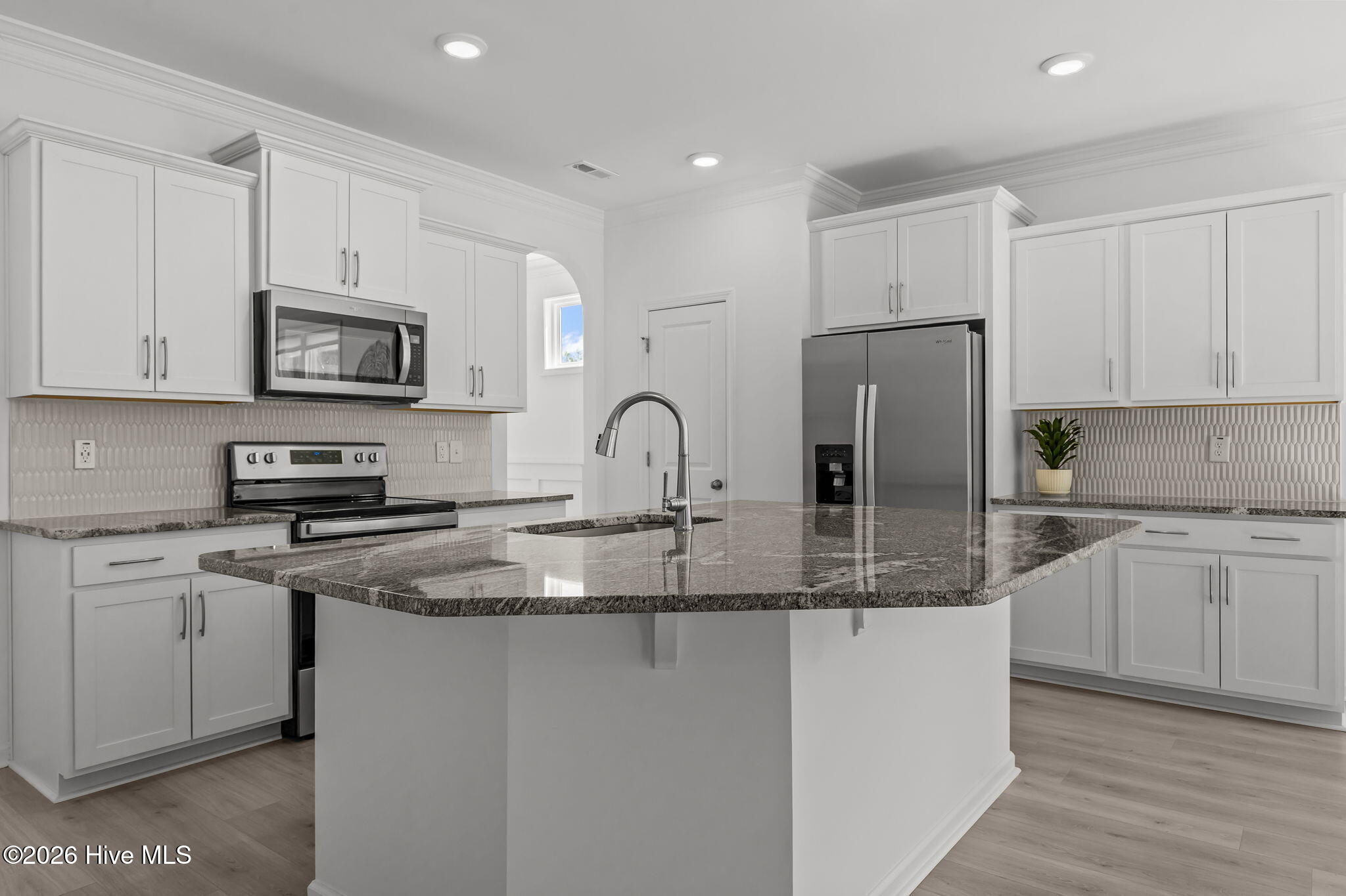 7-web-or-mls-AZ3A2451