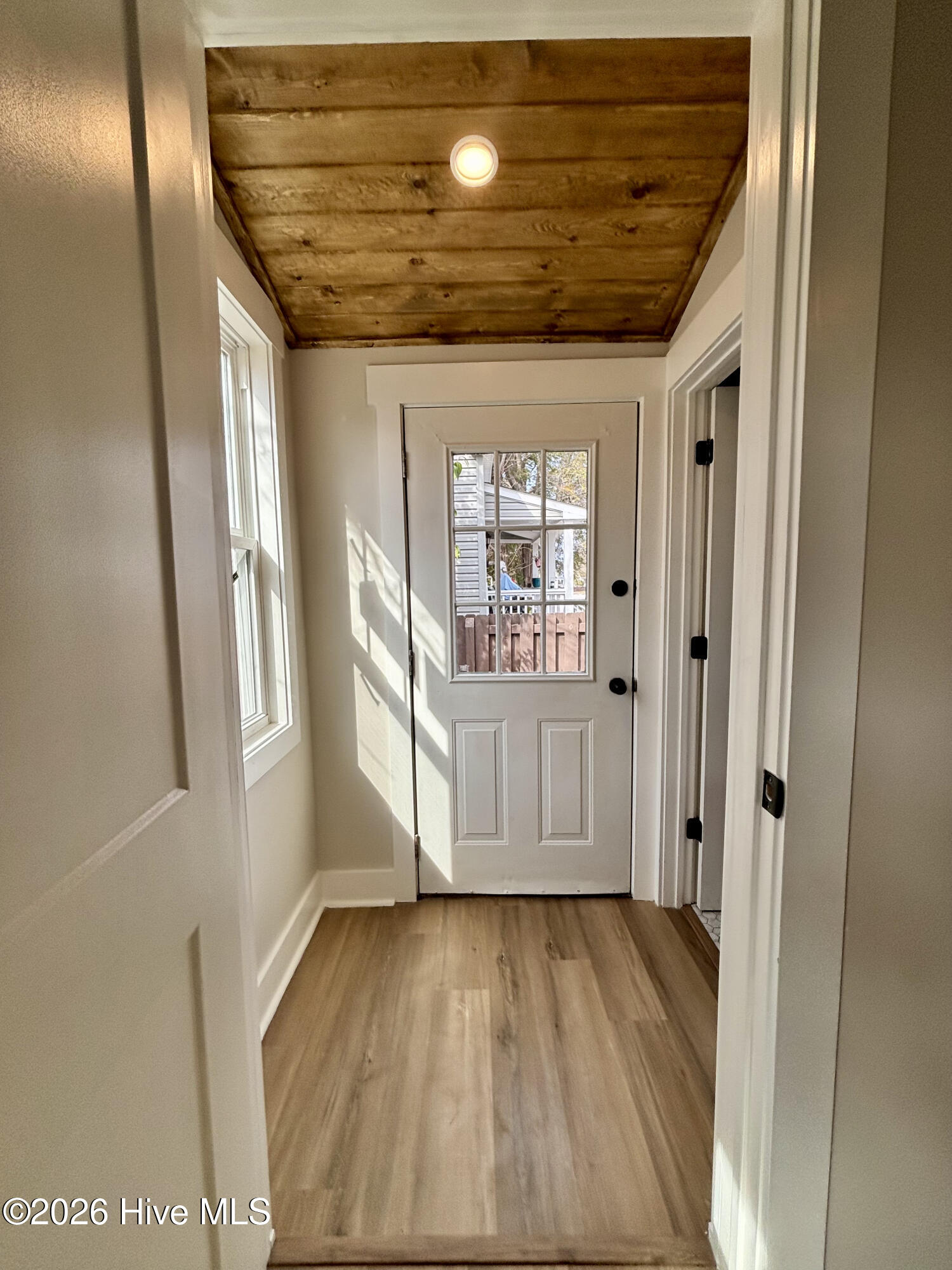 100555560 | Photo 18