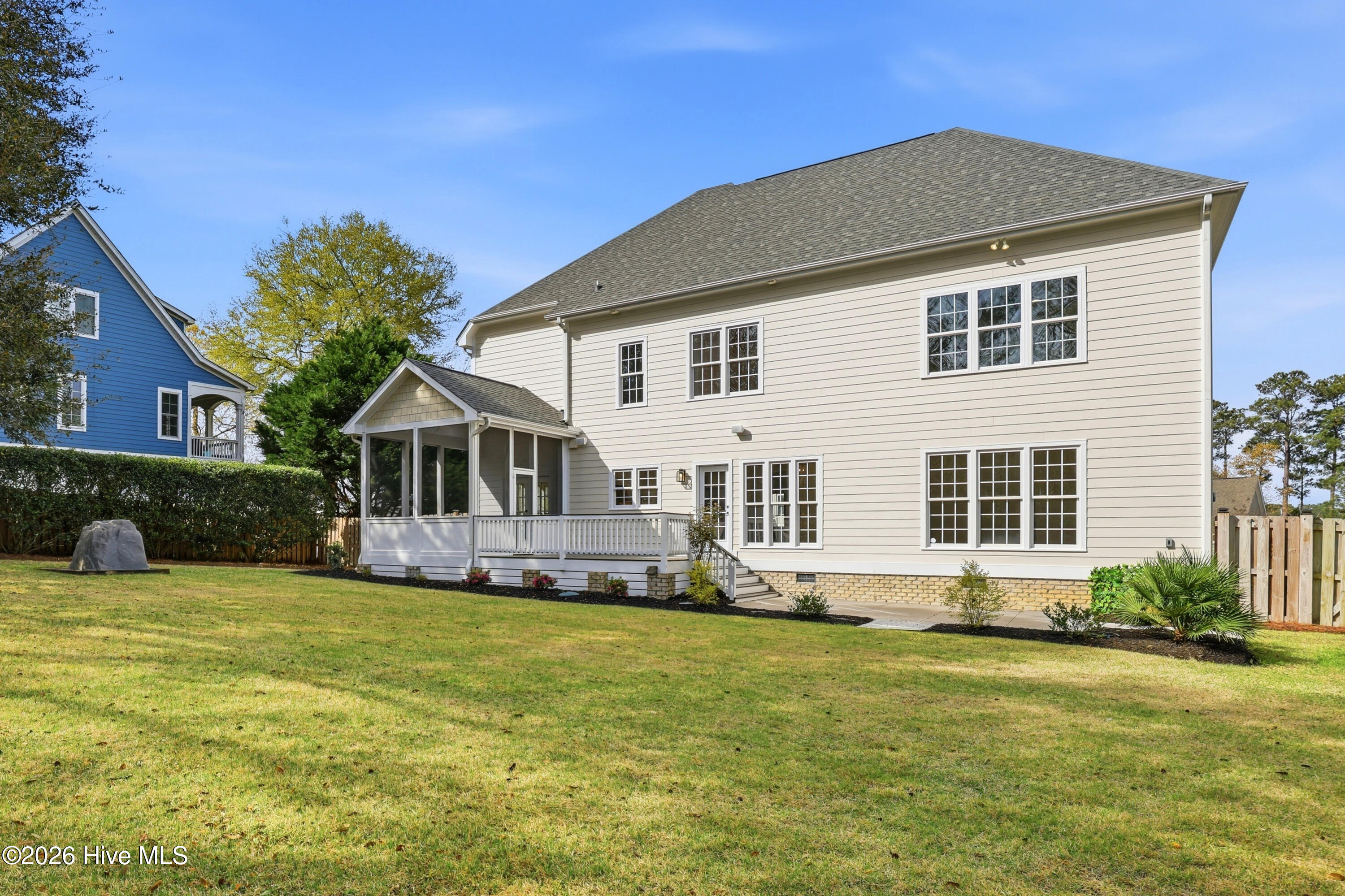 100562697 | Photo 74