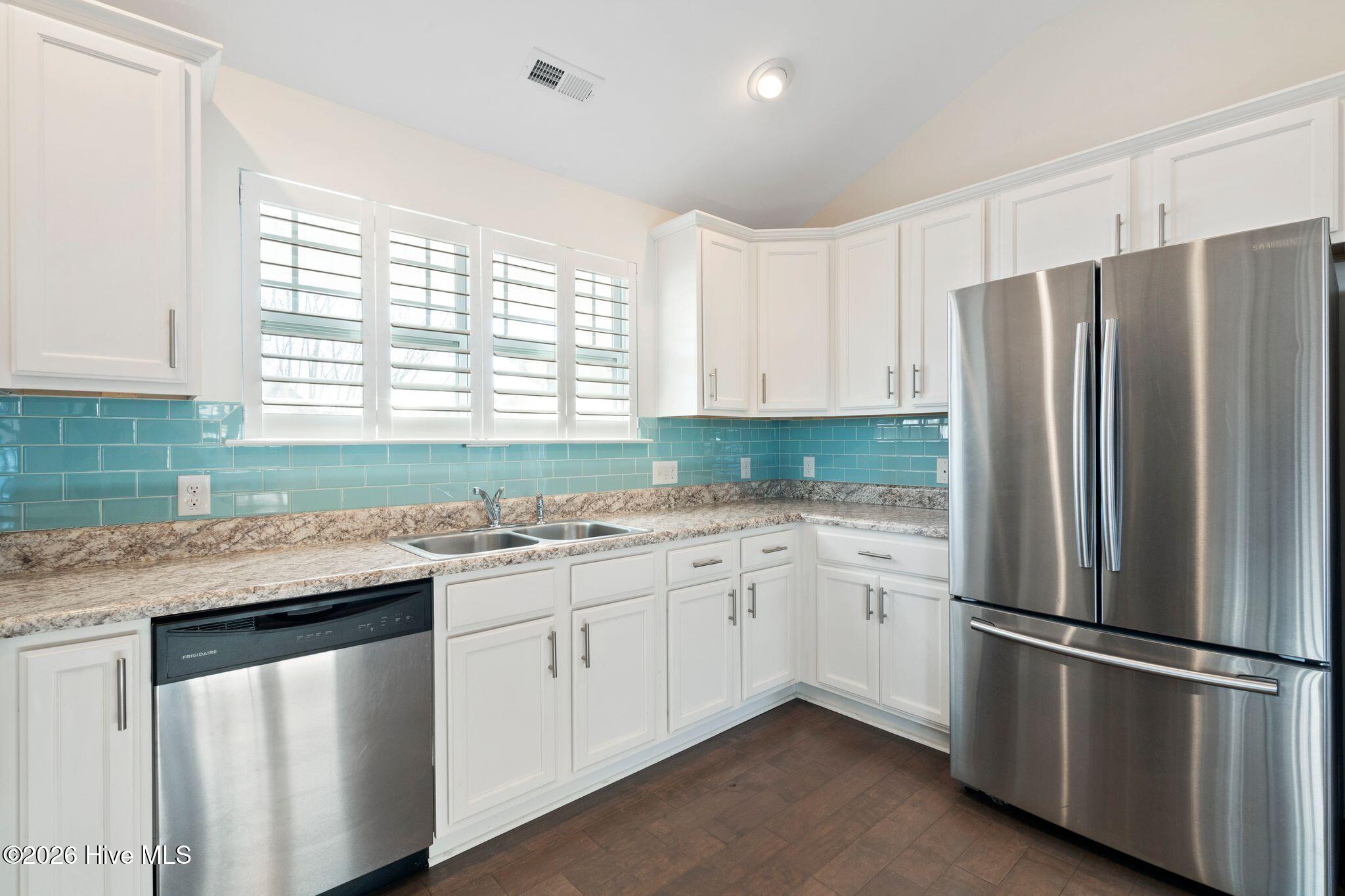 100554578 | Photo 14