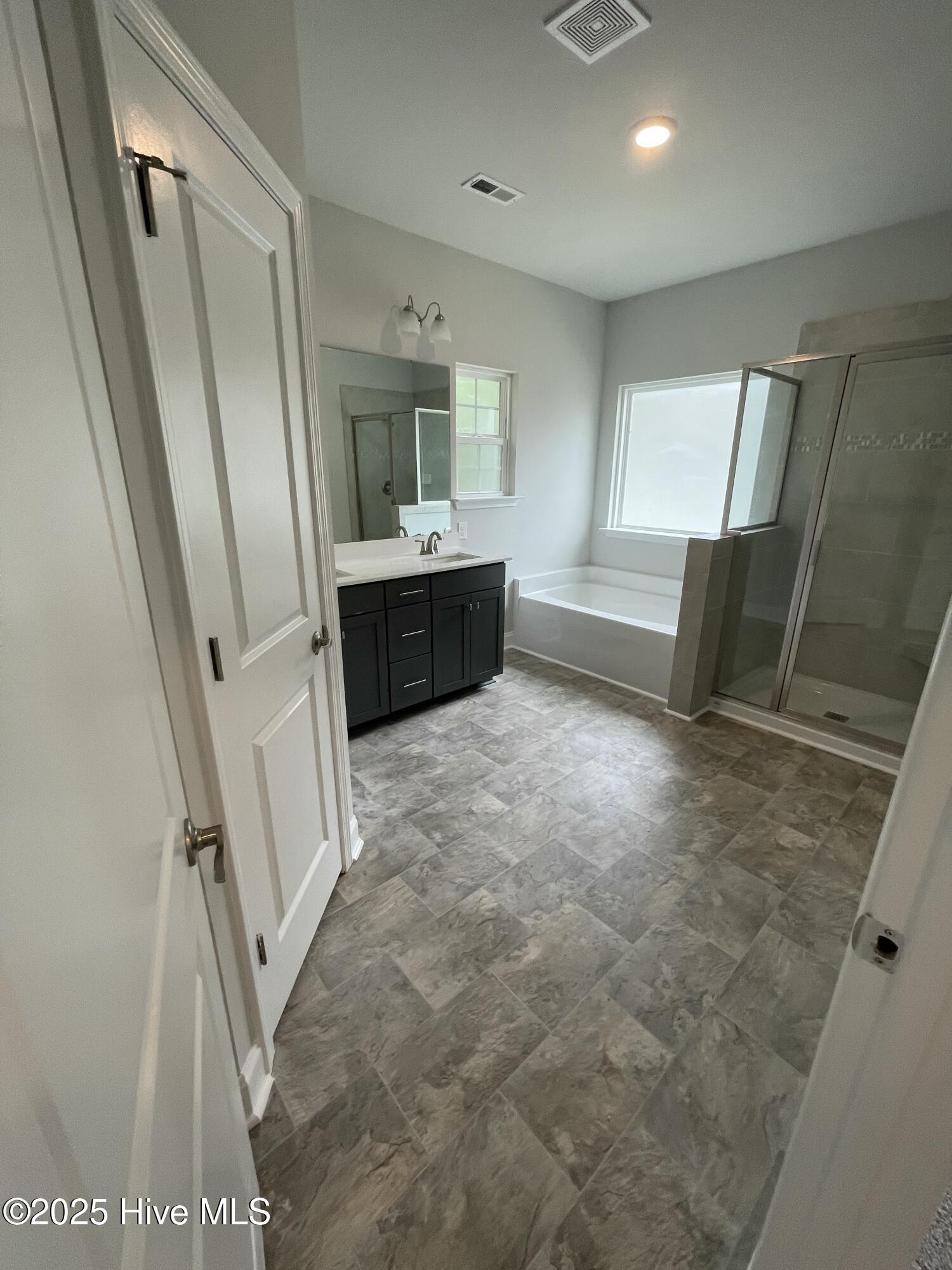 100446746 | Photo 23