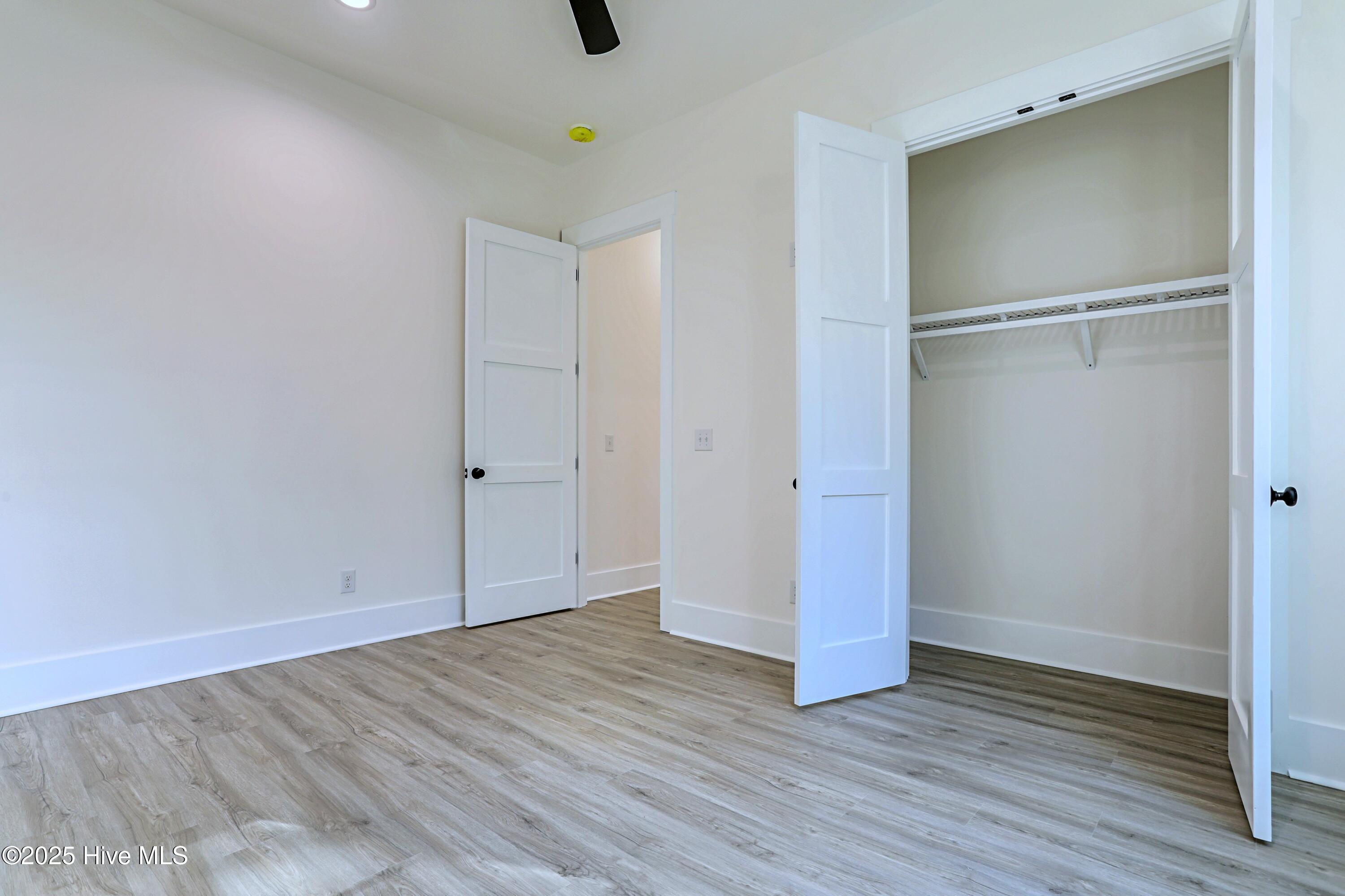 100535738 | Photo 15