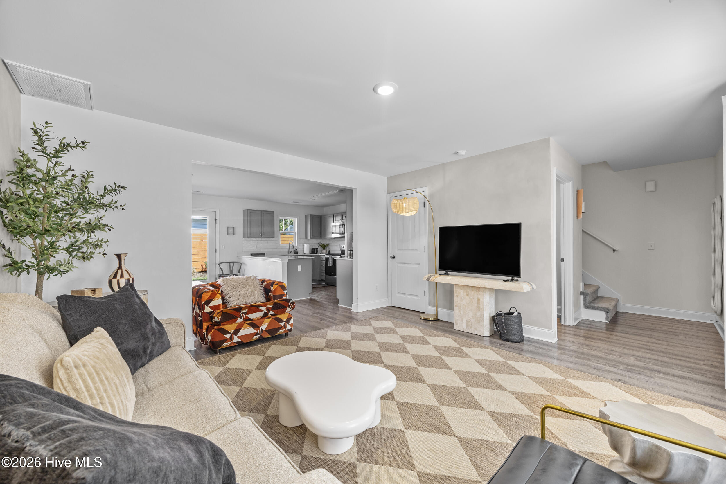 100563466 | Photo 10