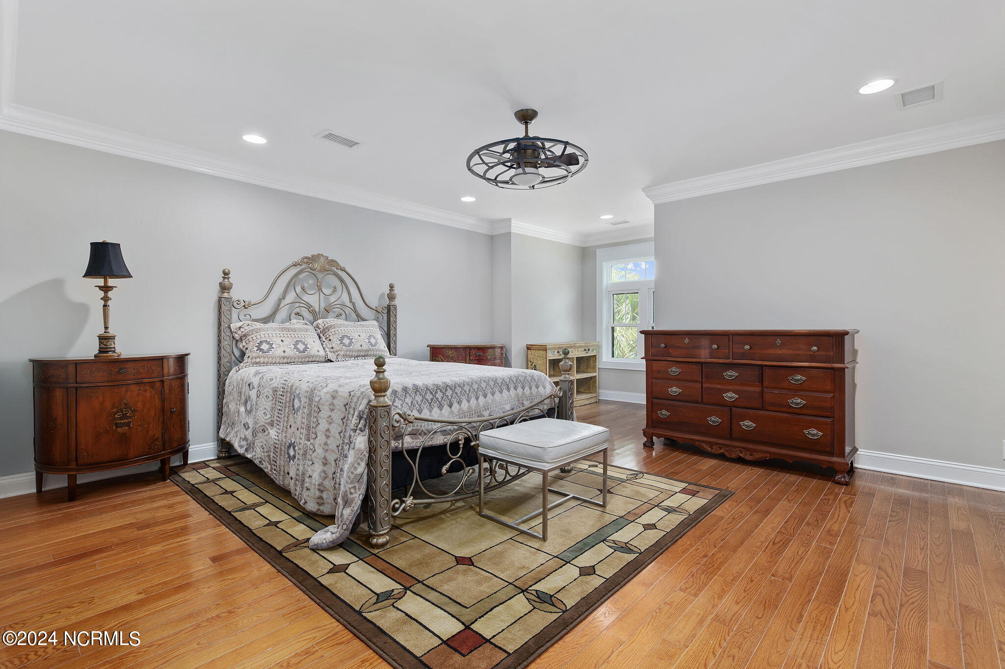 100453856 | Photo 47