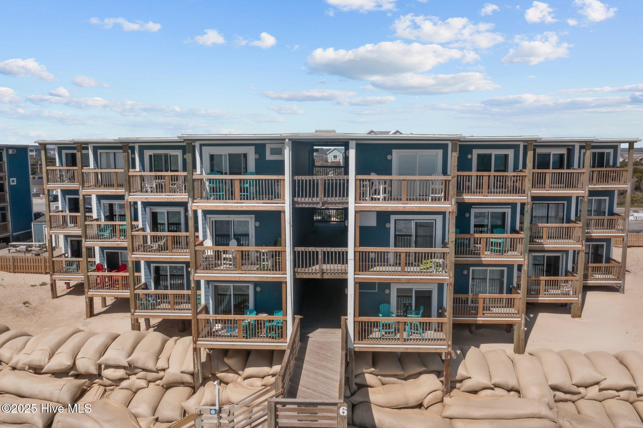 100546128 | Photo 44