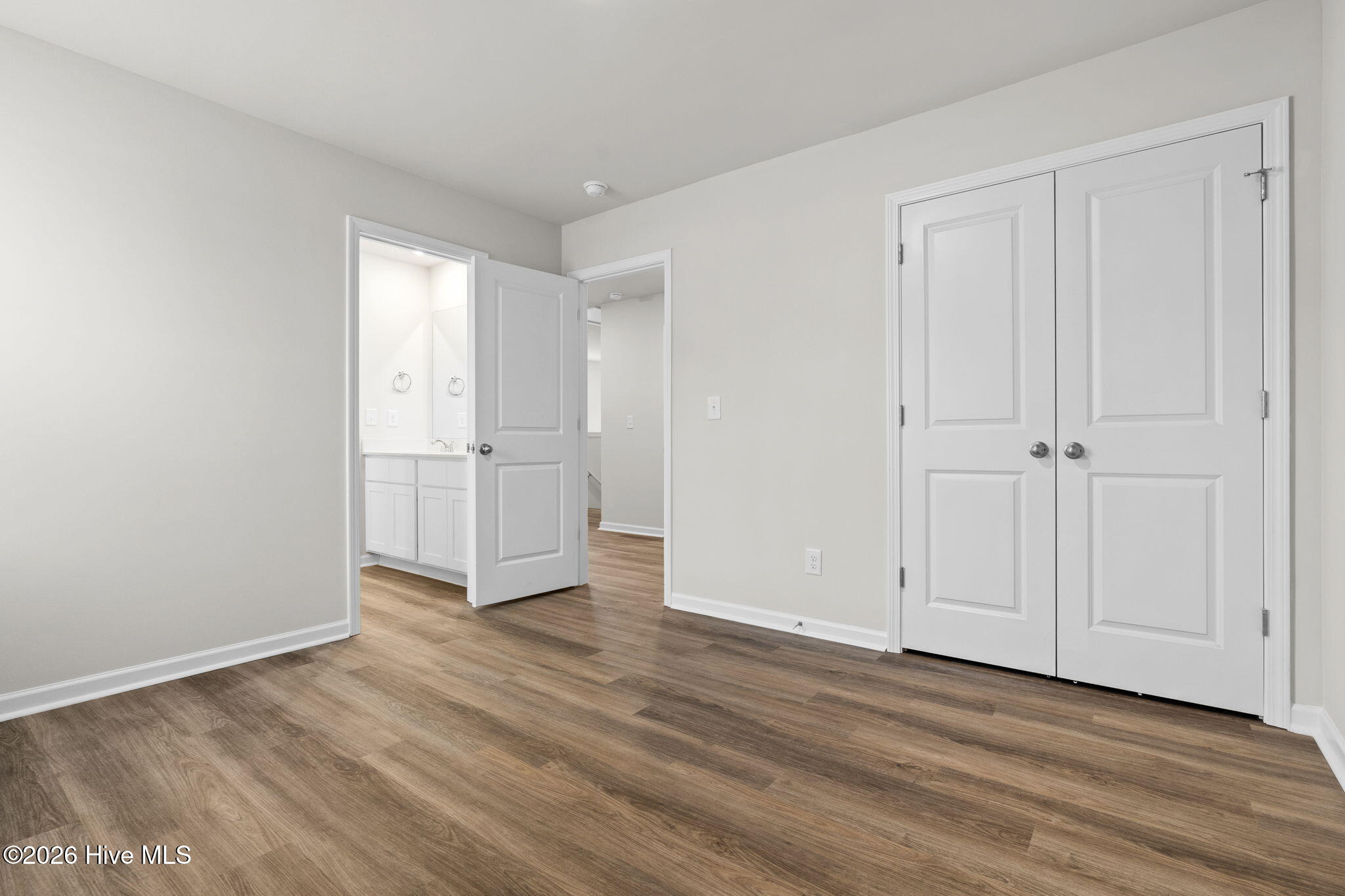 100550706 | Photo 31