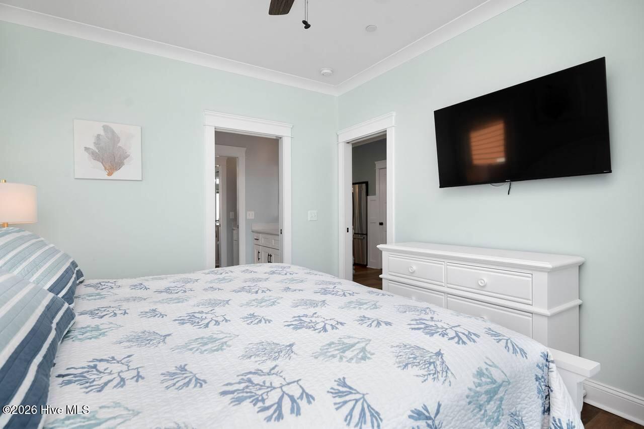 100560212 | Photo 145