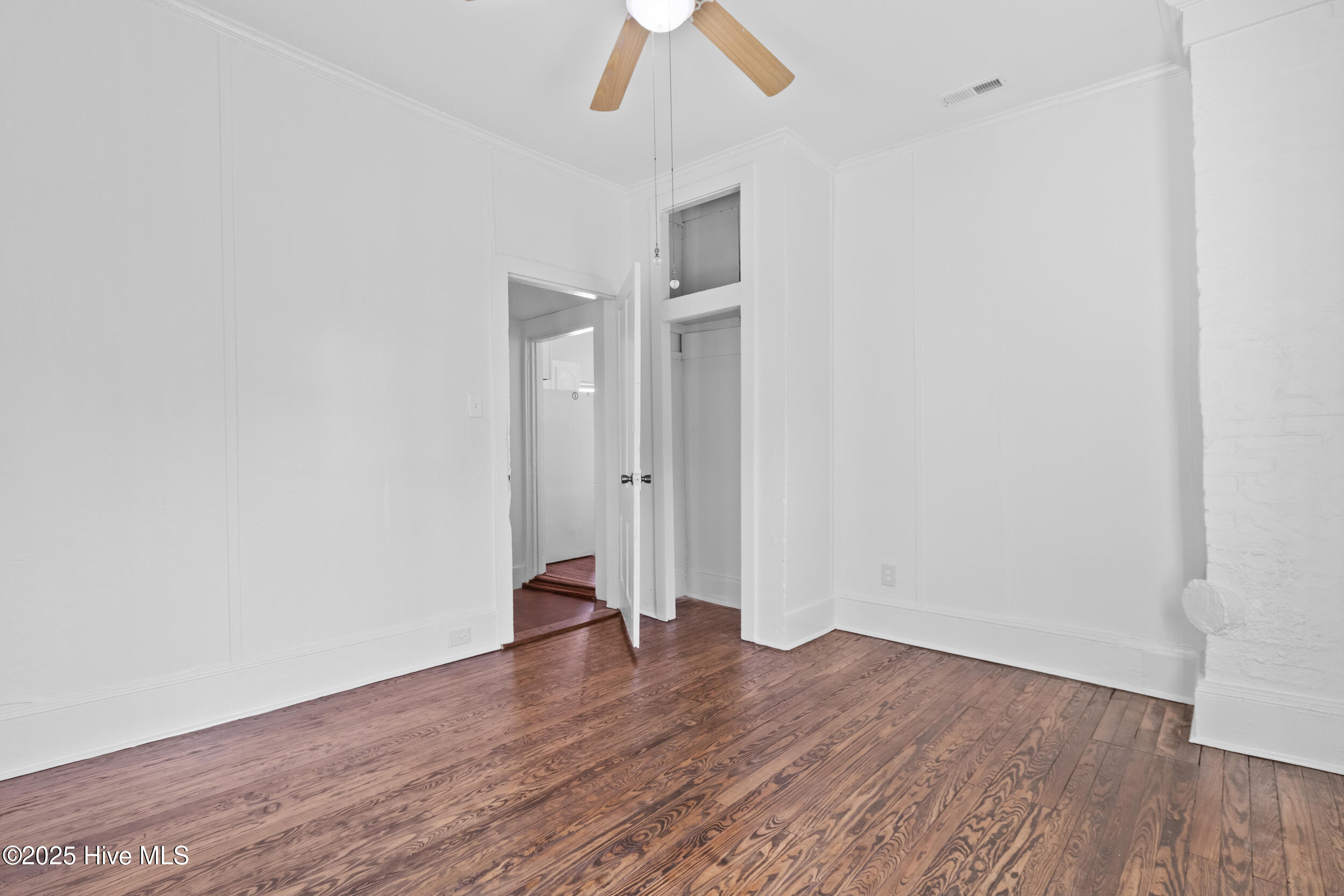 100544769 | Photo 21