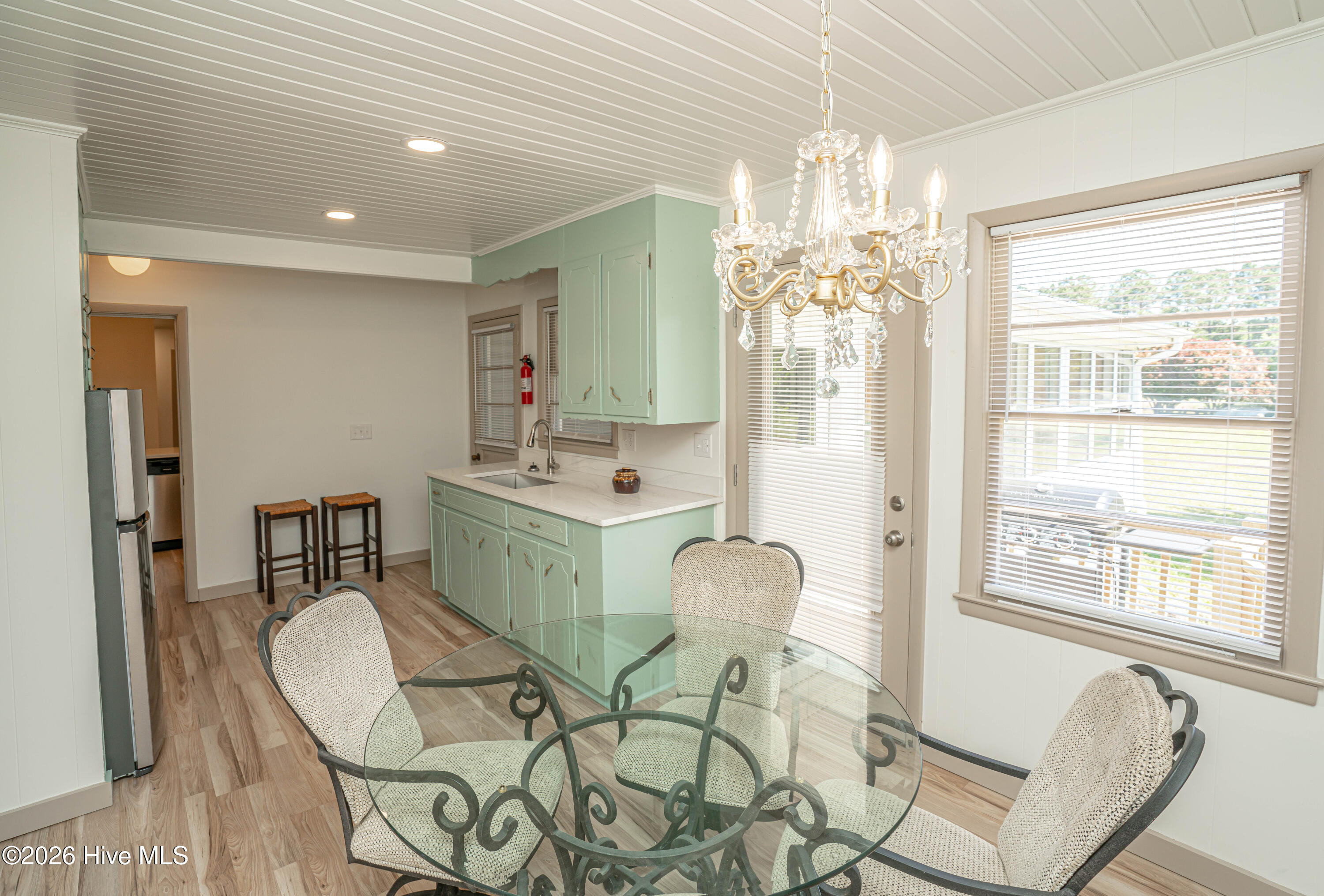 100567372 | Photo 56