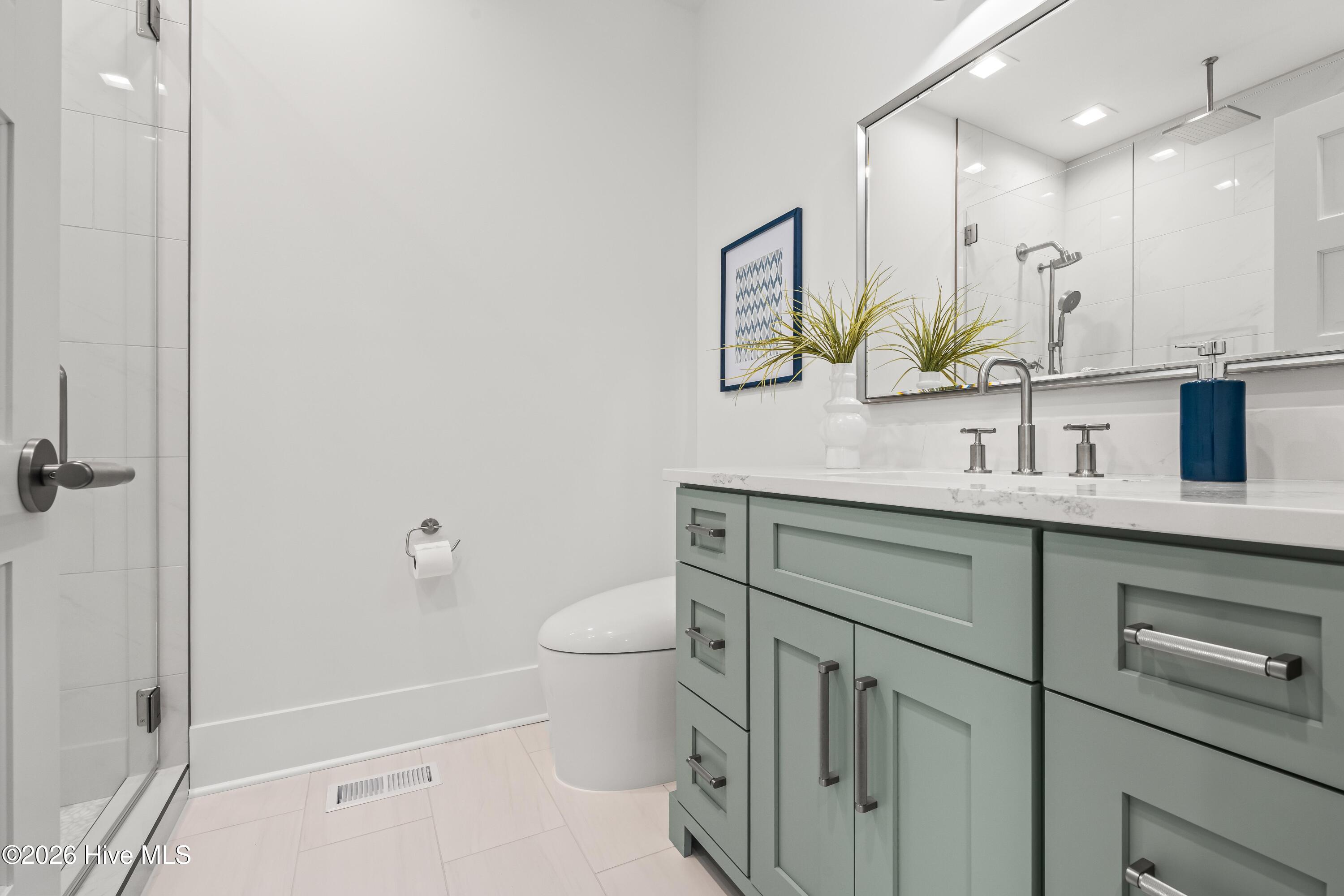 100558368 | Photo 45