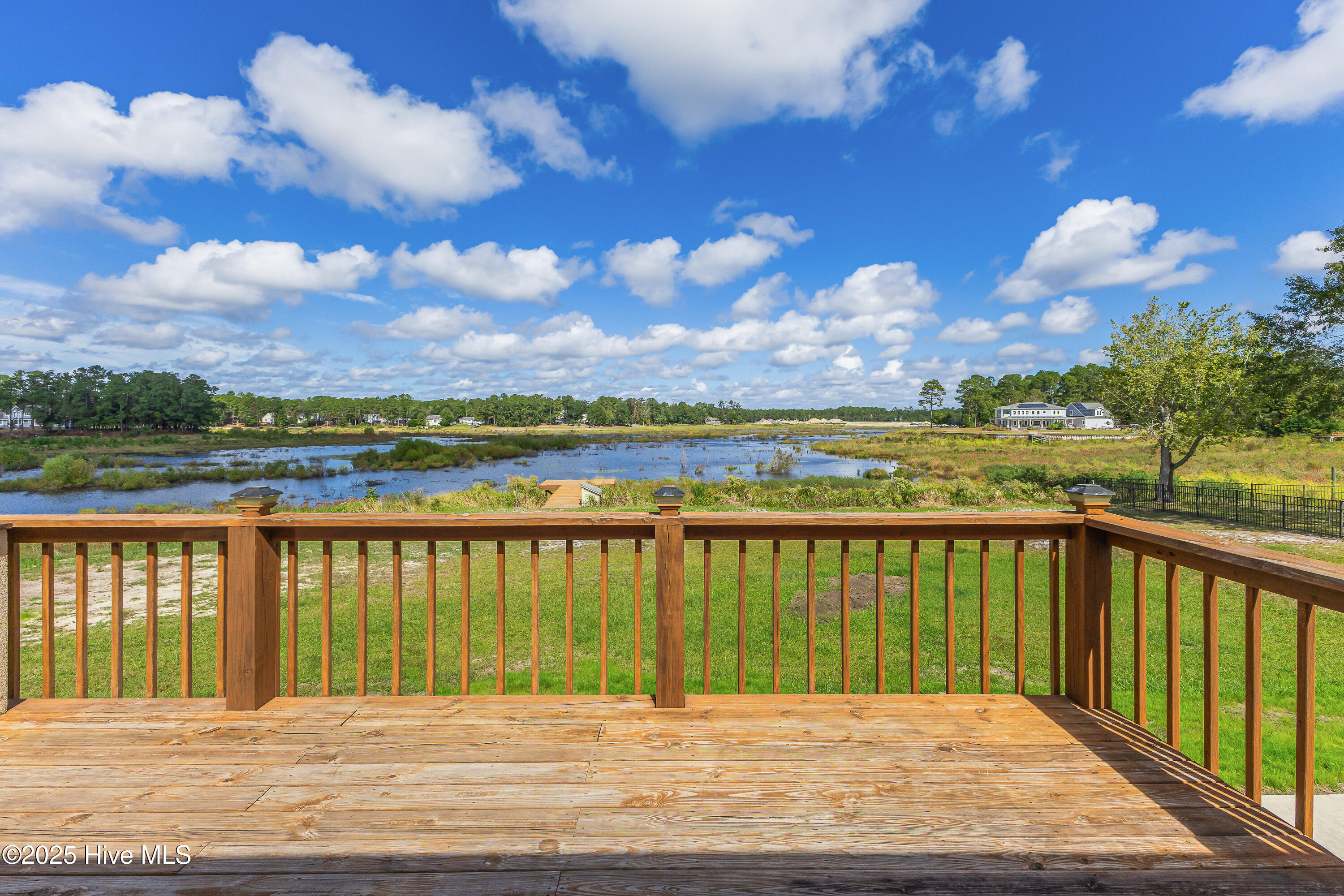 100535789 | Photo 36