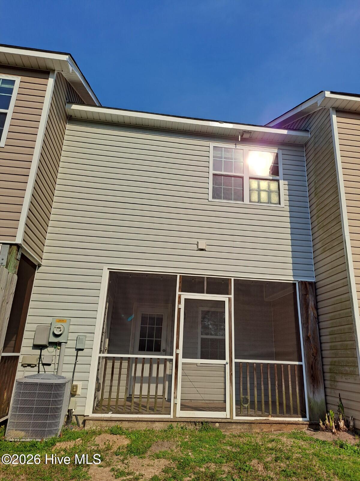 100555194 | Photo 18