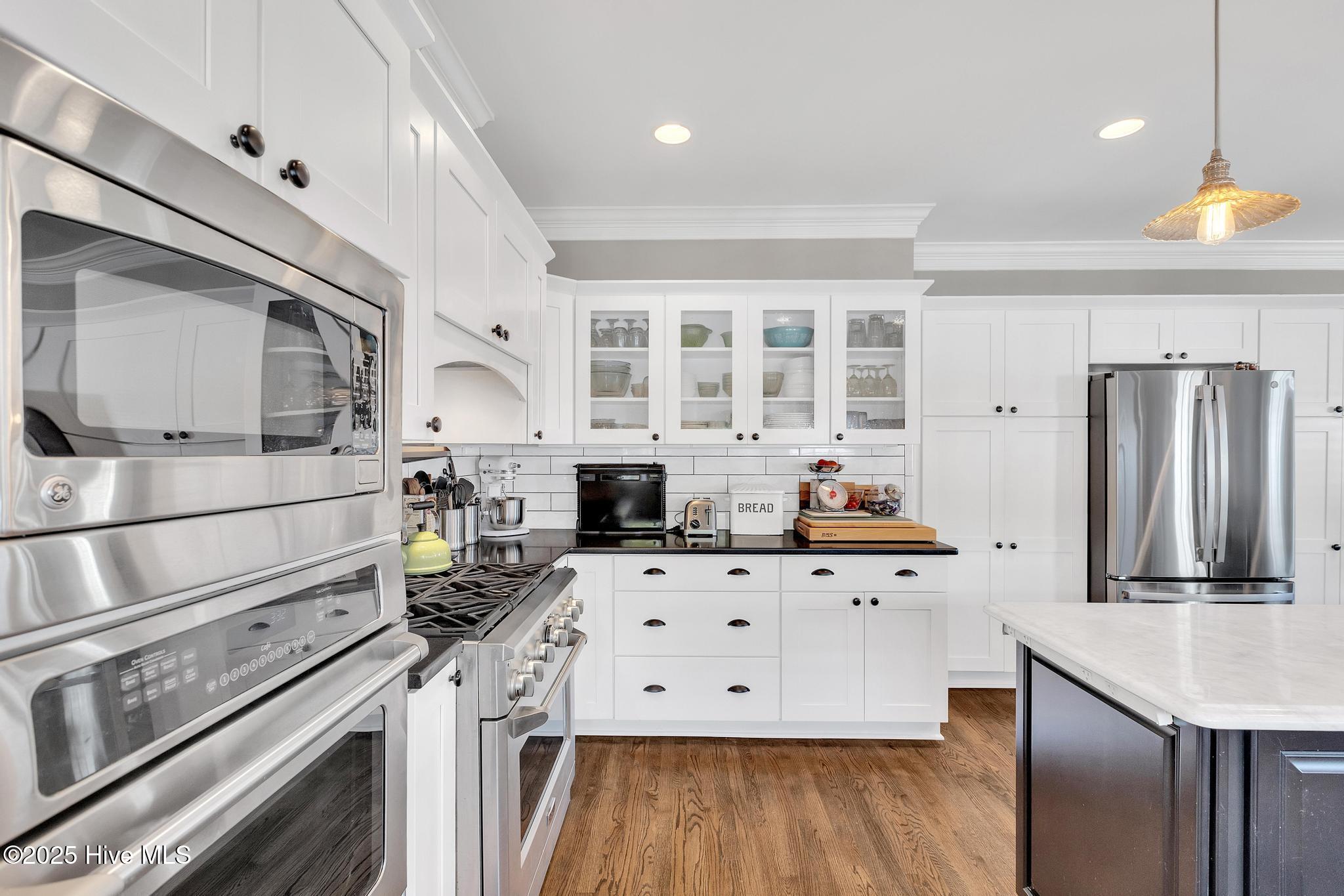 100527249 | Photo 19