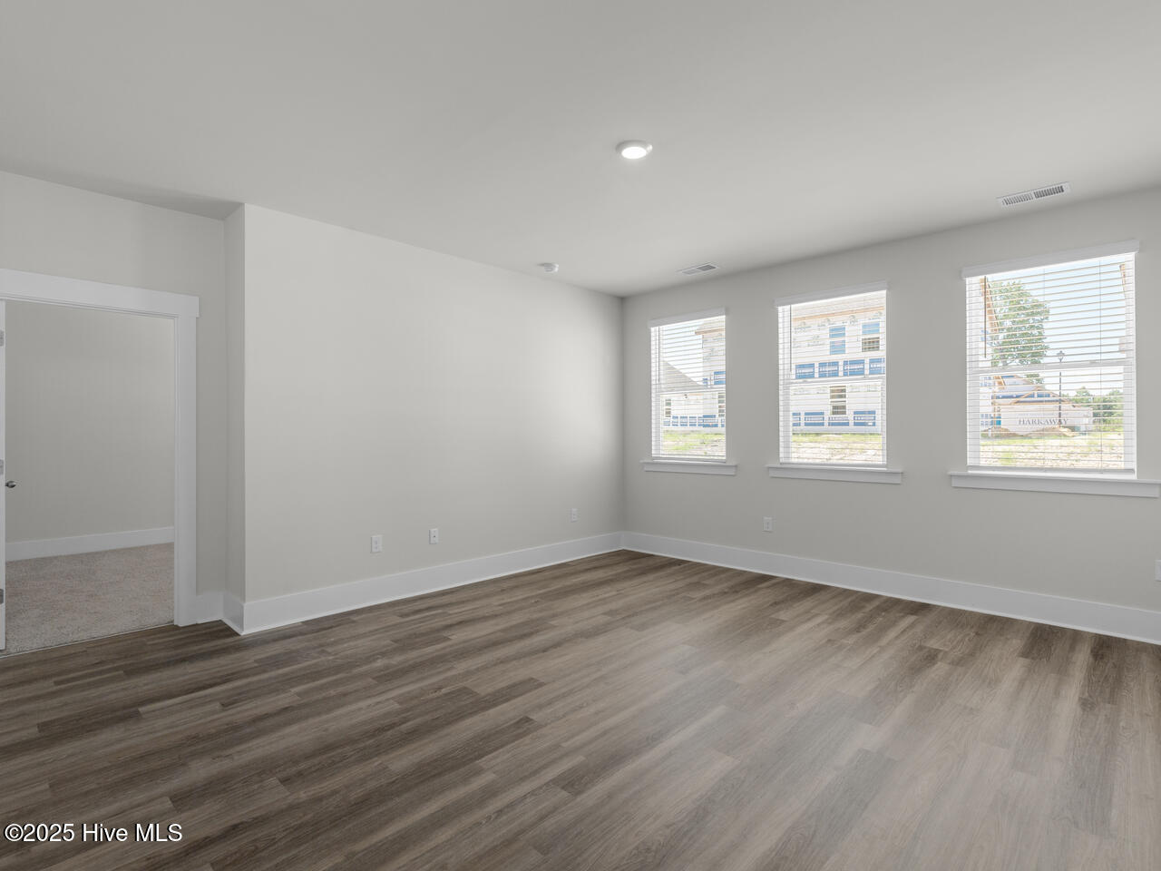 100556924 | Photo 16