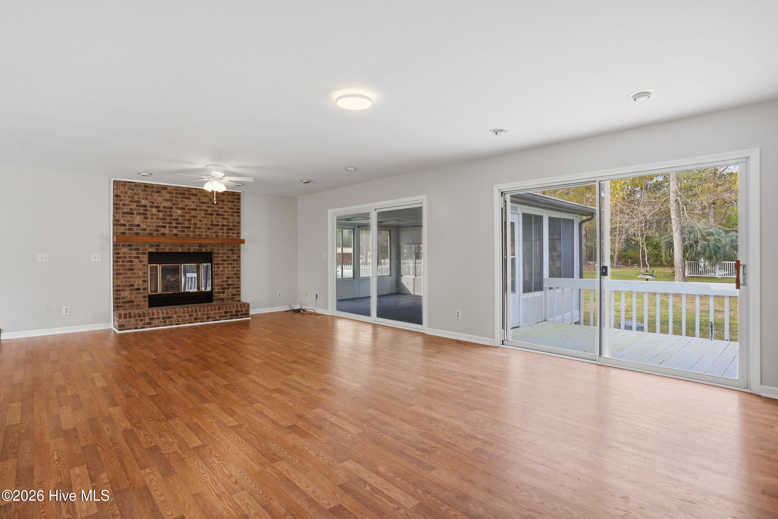 100555150 | Photo 44