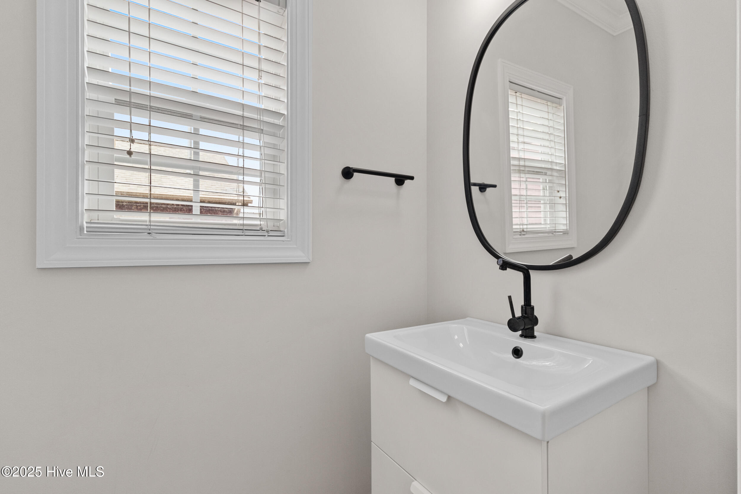 117 S 8th Street, Wilmington, NC 28401 – photo 10: 27_bathroom
