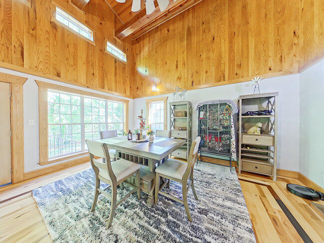 026_19-dining_room_30