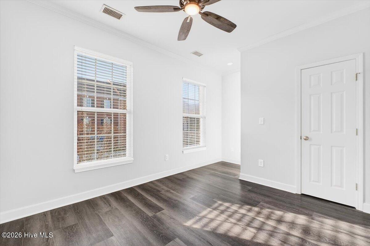 100548437 | Photo 29