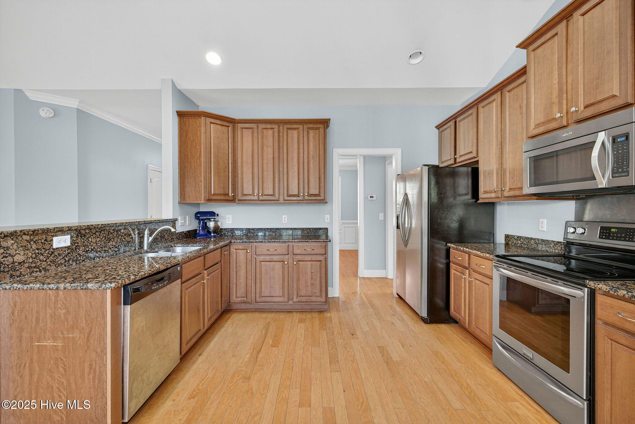 100535403 | Photo 12