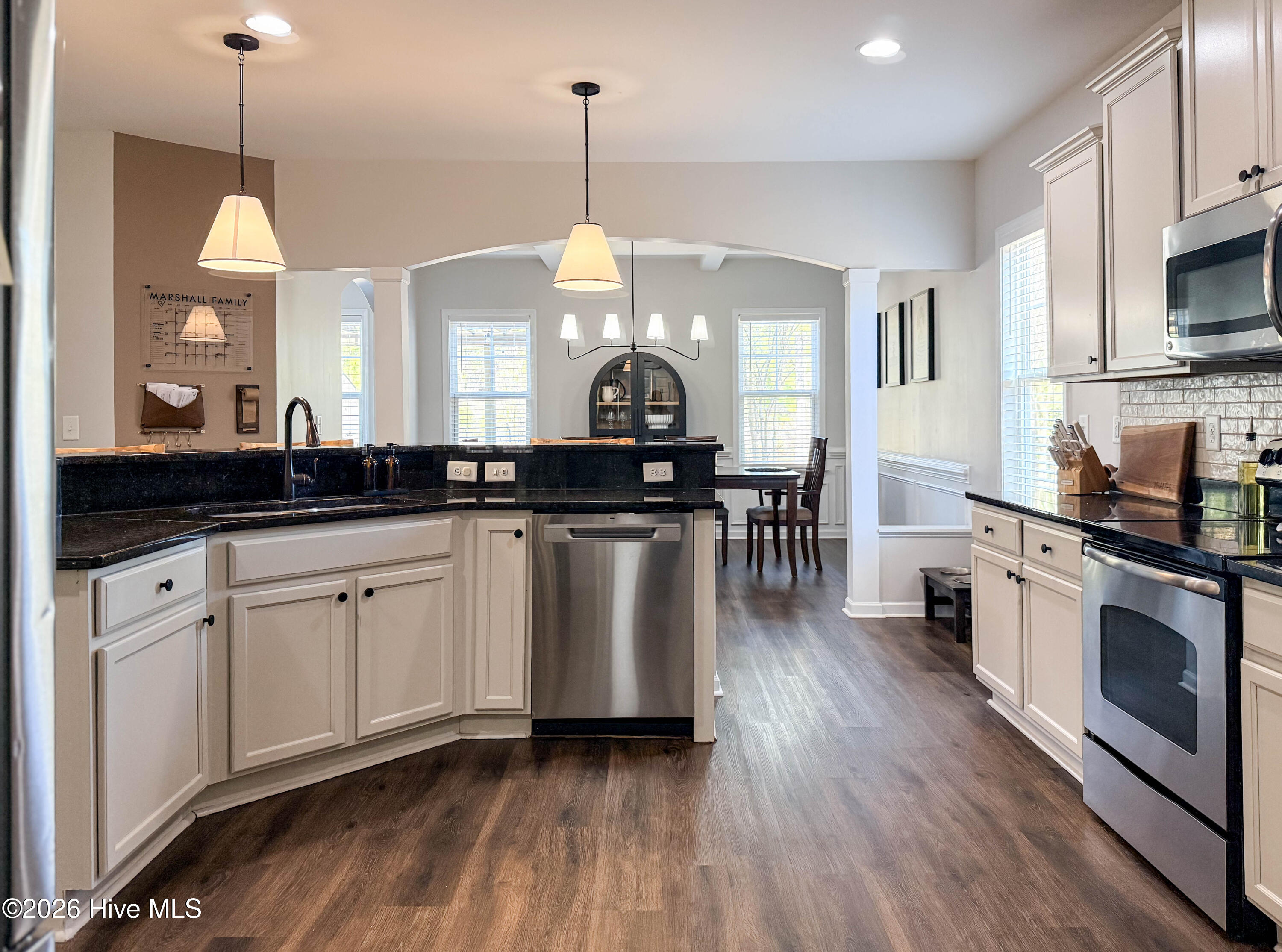 100551828 | Photo 19