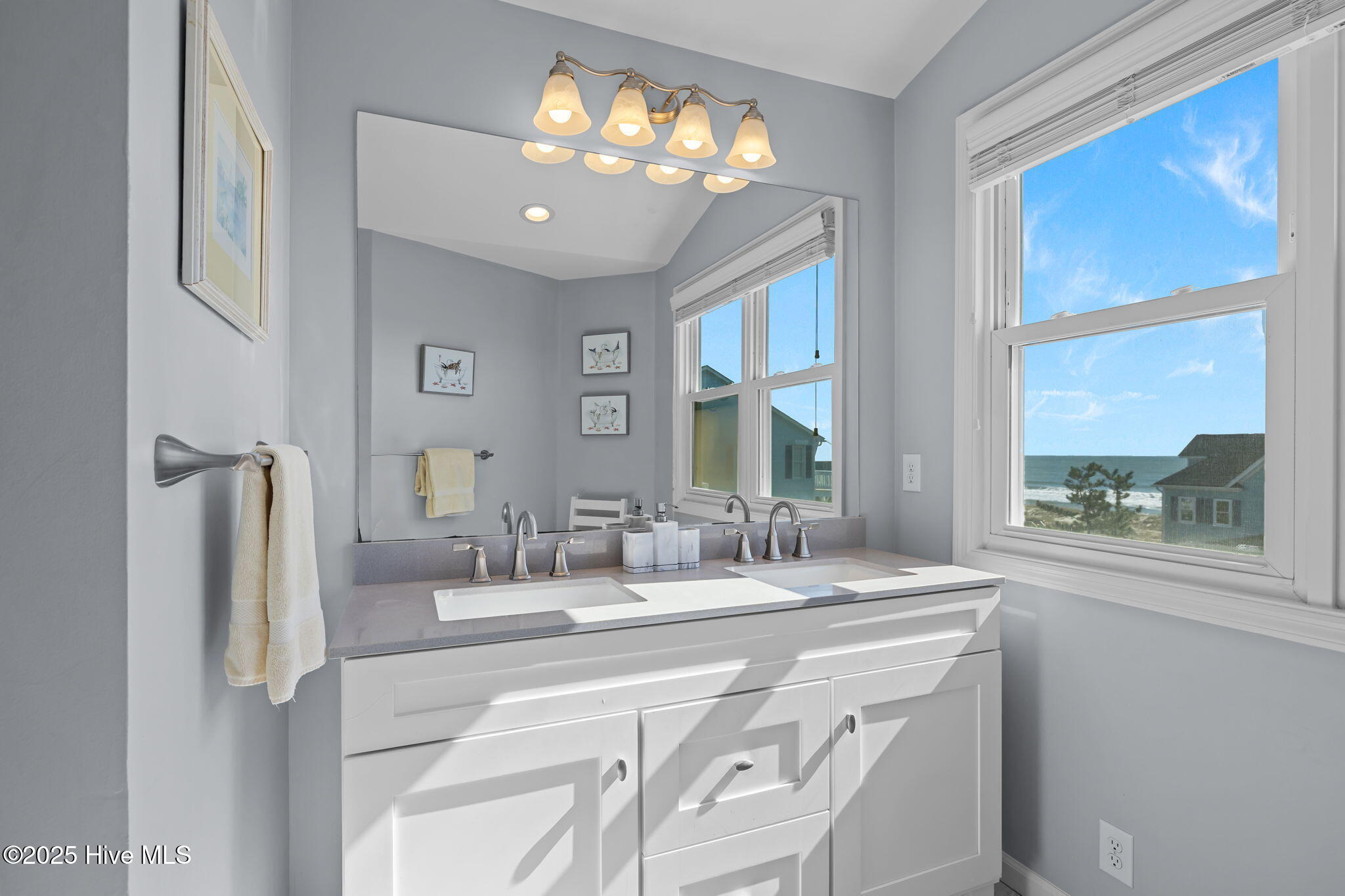 100539750 | Photo 19