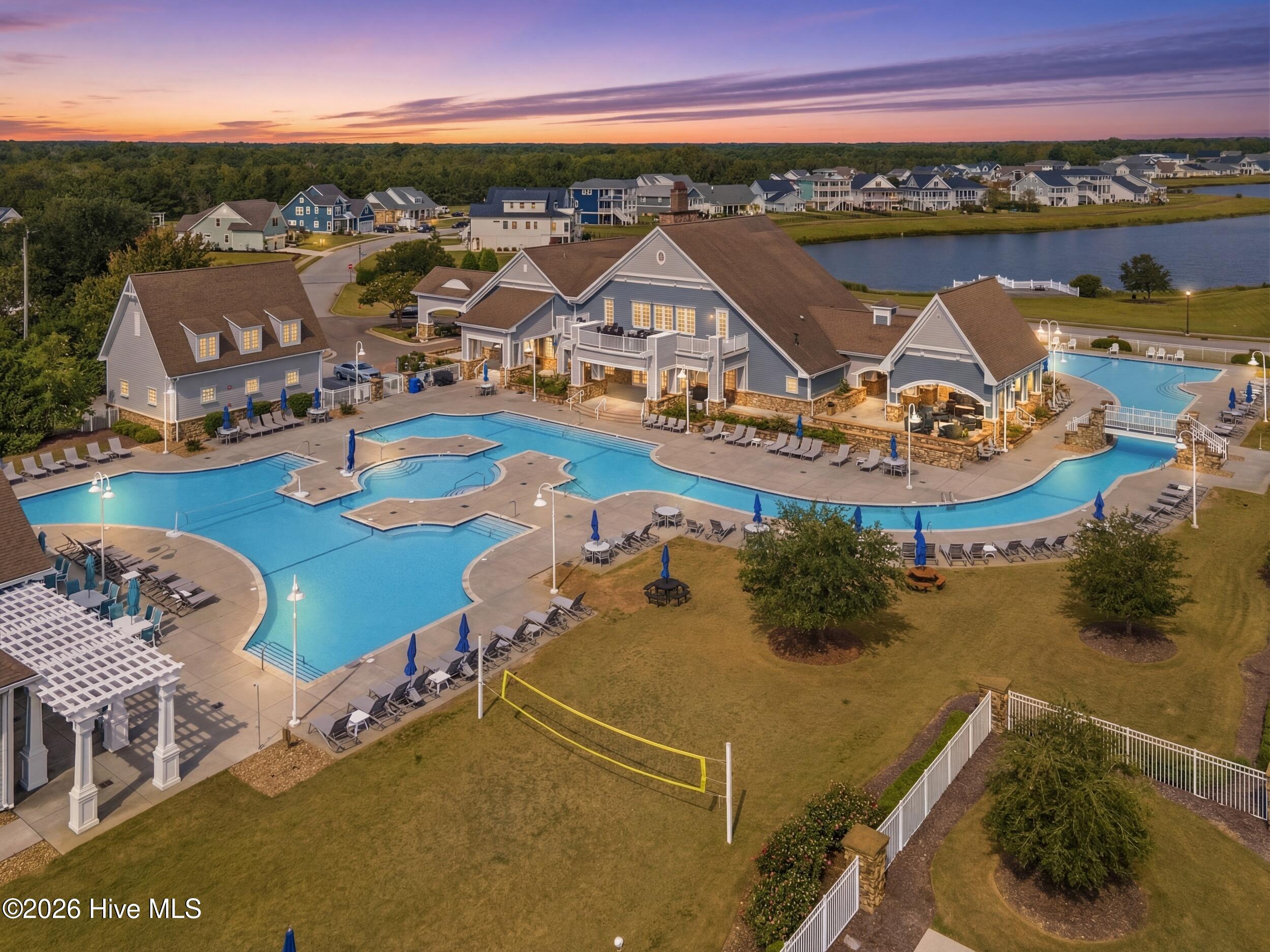 100562298 | Photo 79