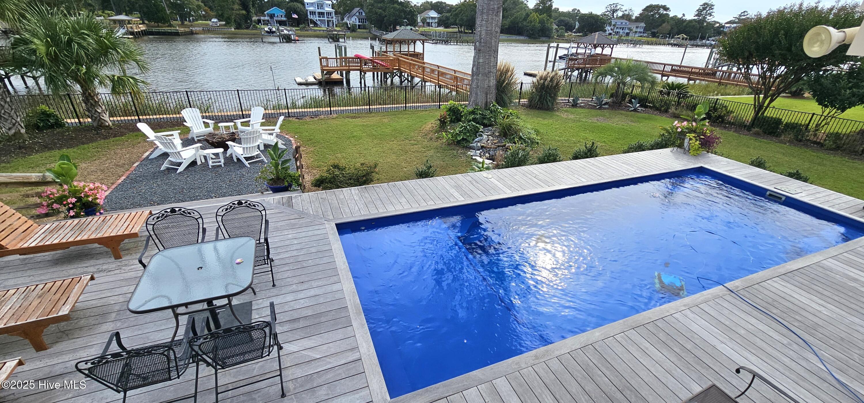 100542598 | Photo 33