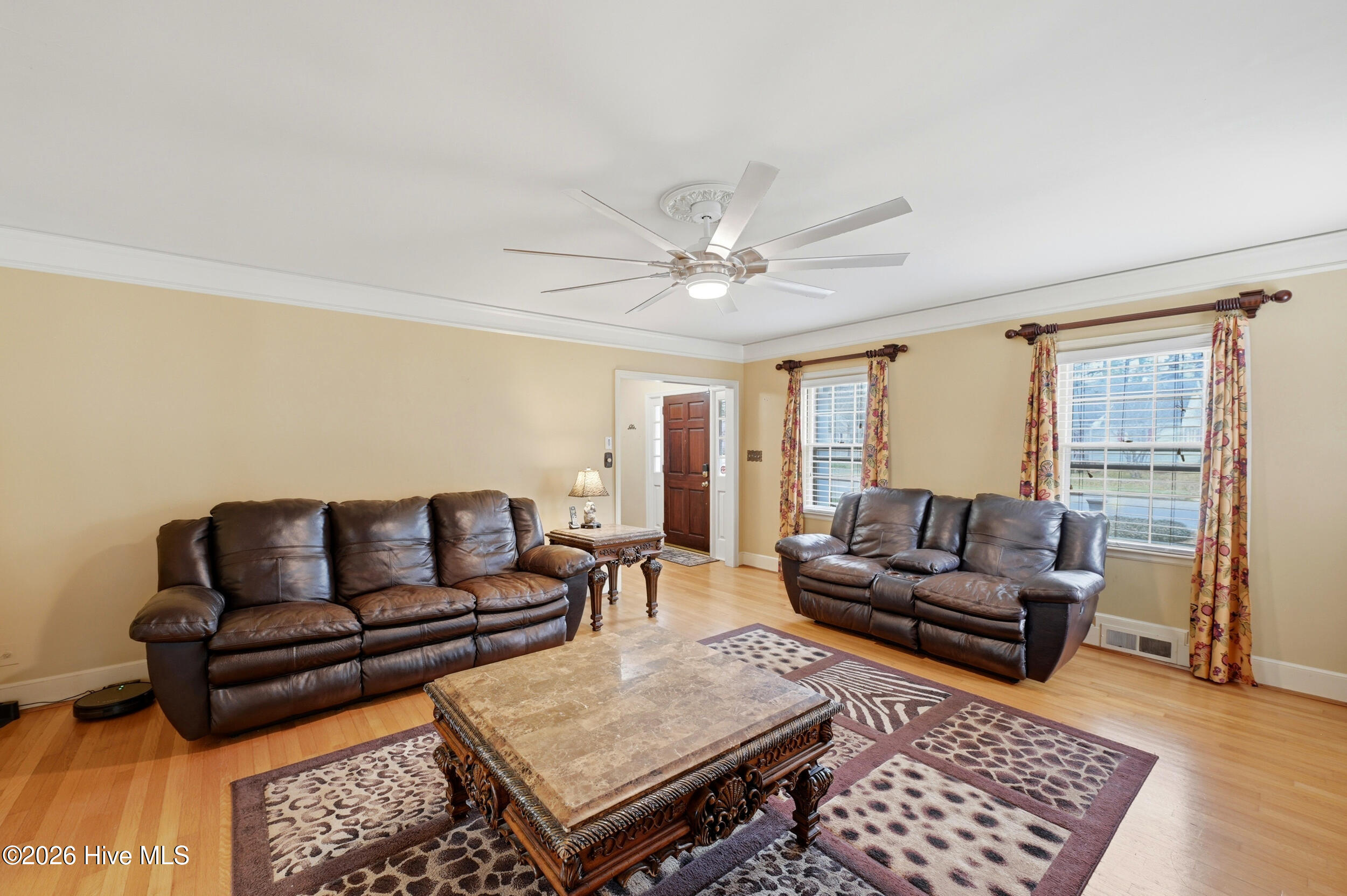 100560095 | Photo 13