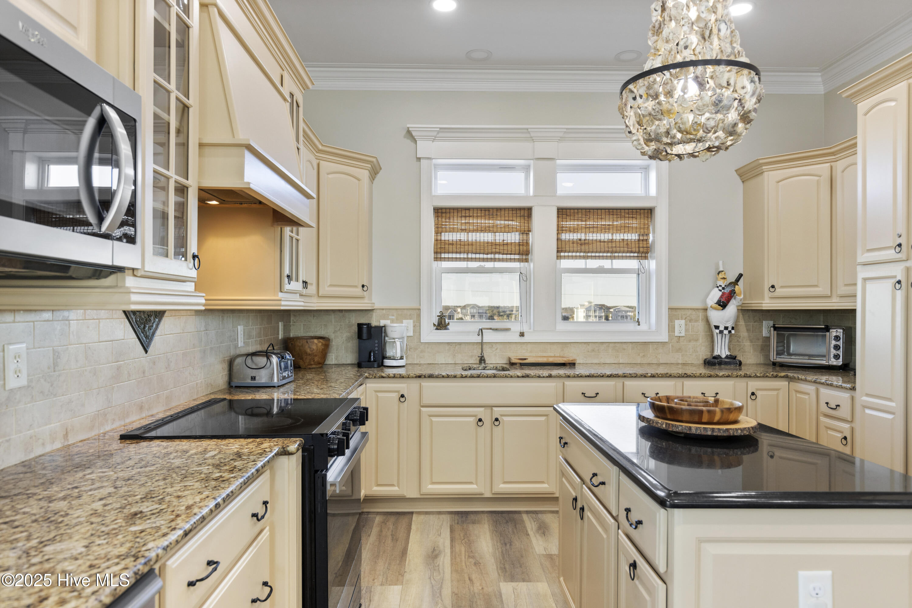 100546411 | Photo 11