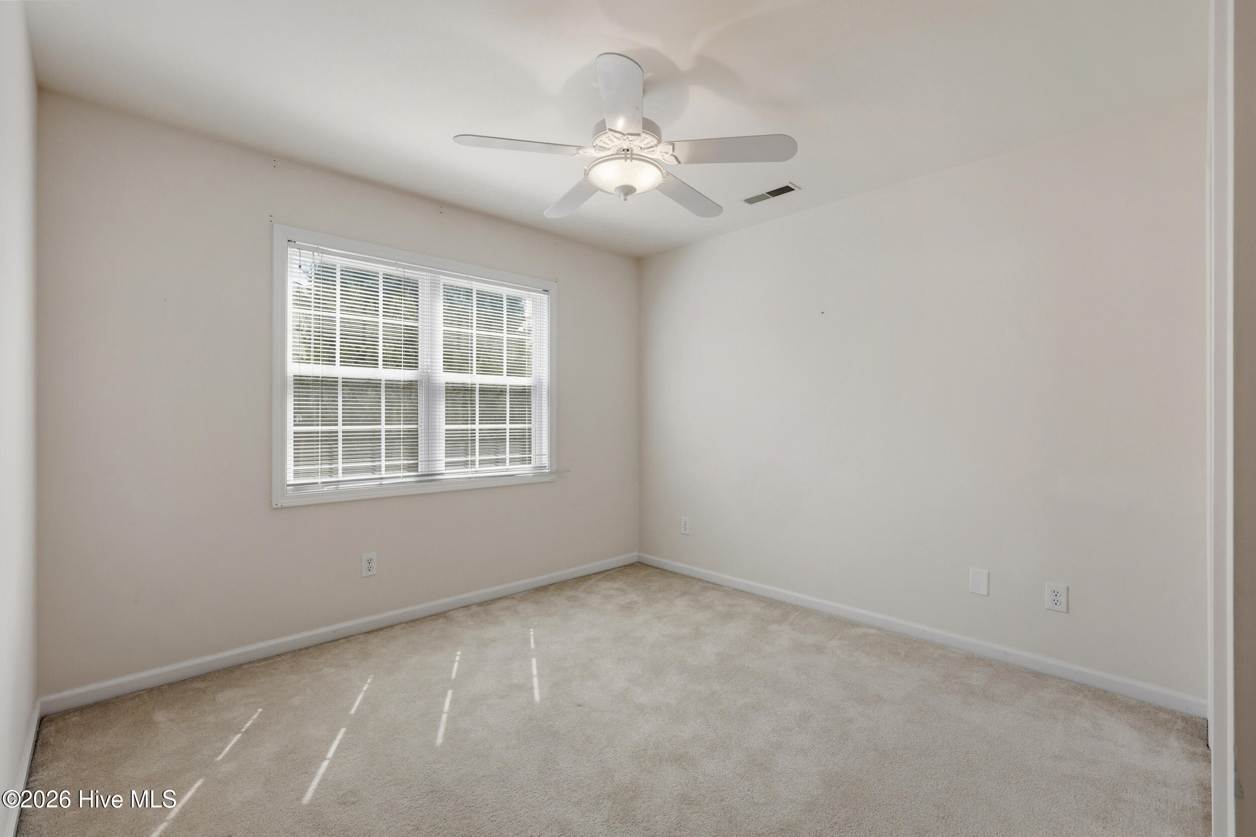 100511628 | Photo 31