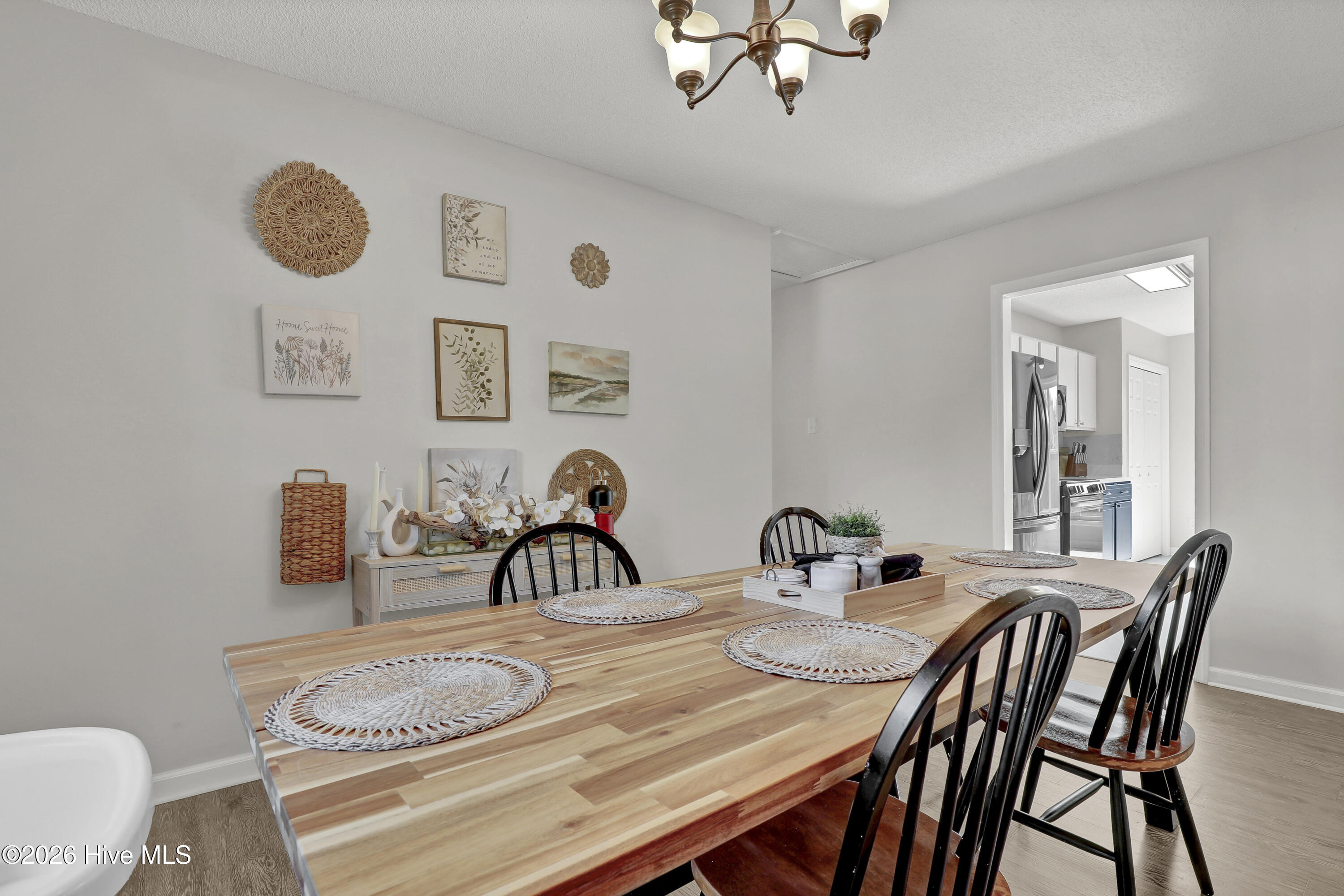 100568979 | Photo 14