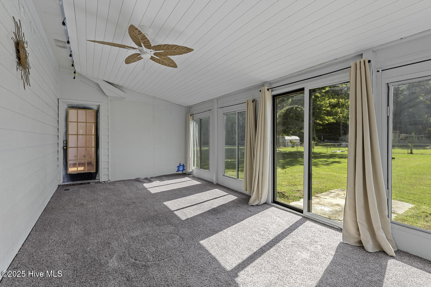 100532865 | Photo 23