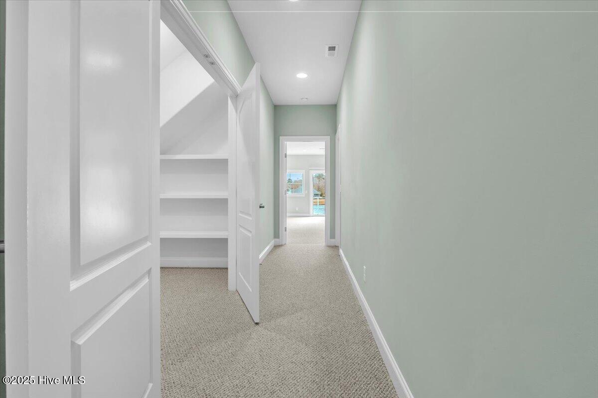 100540967 | Photo 57