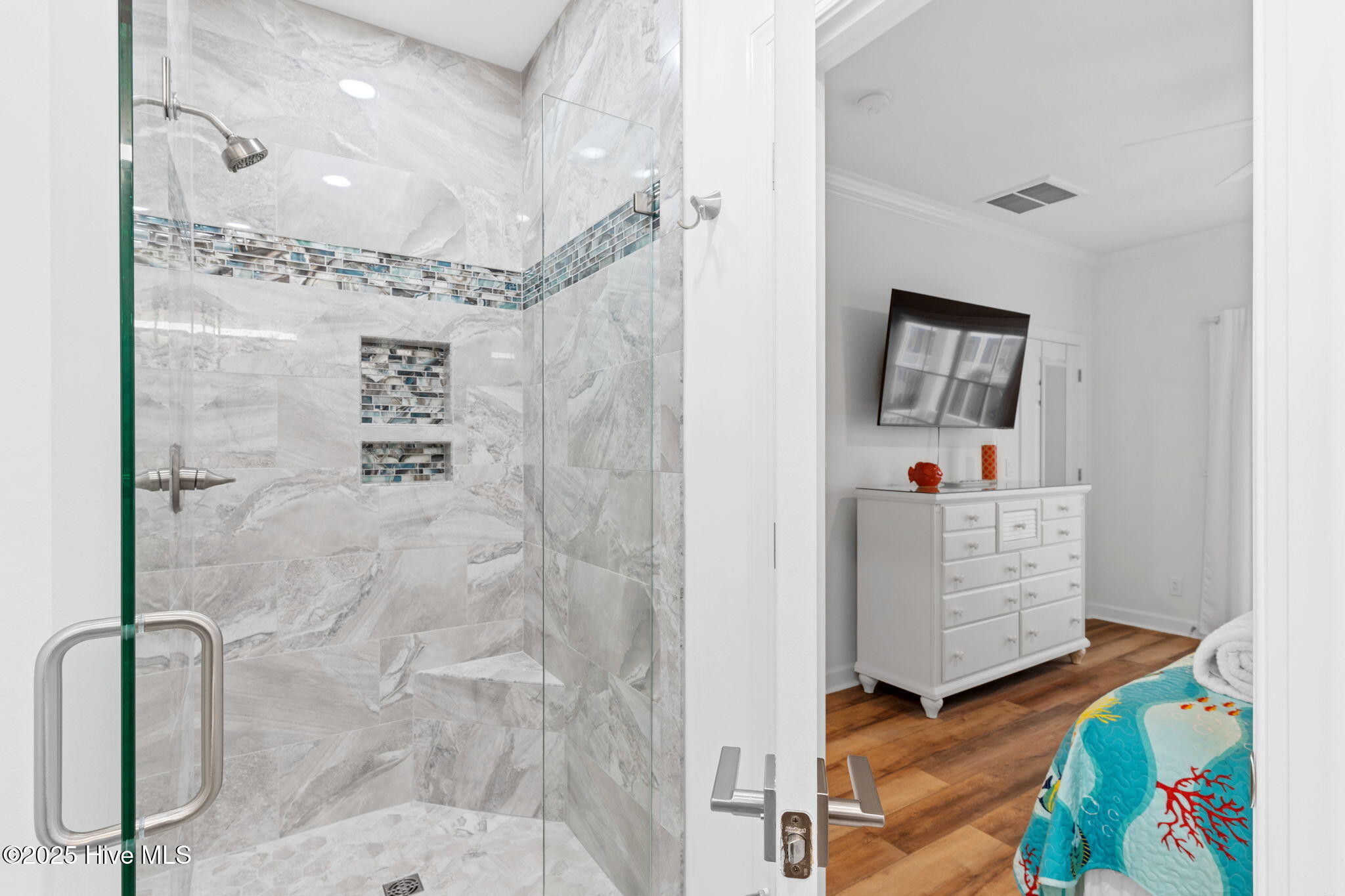 100513895 | Photo 58