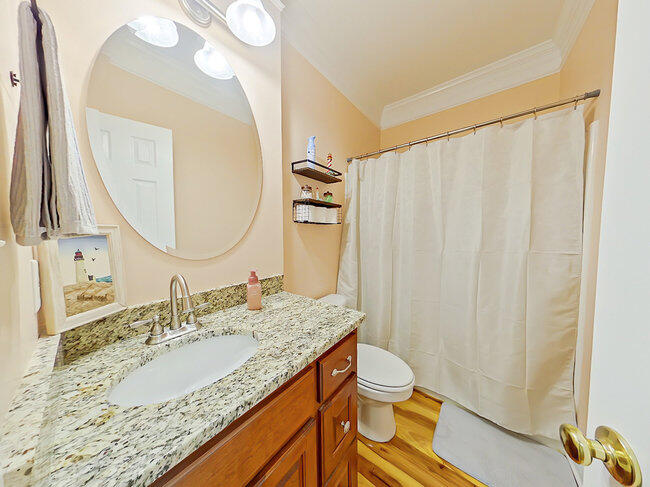 040_13-full_bathroom_13