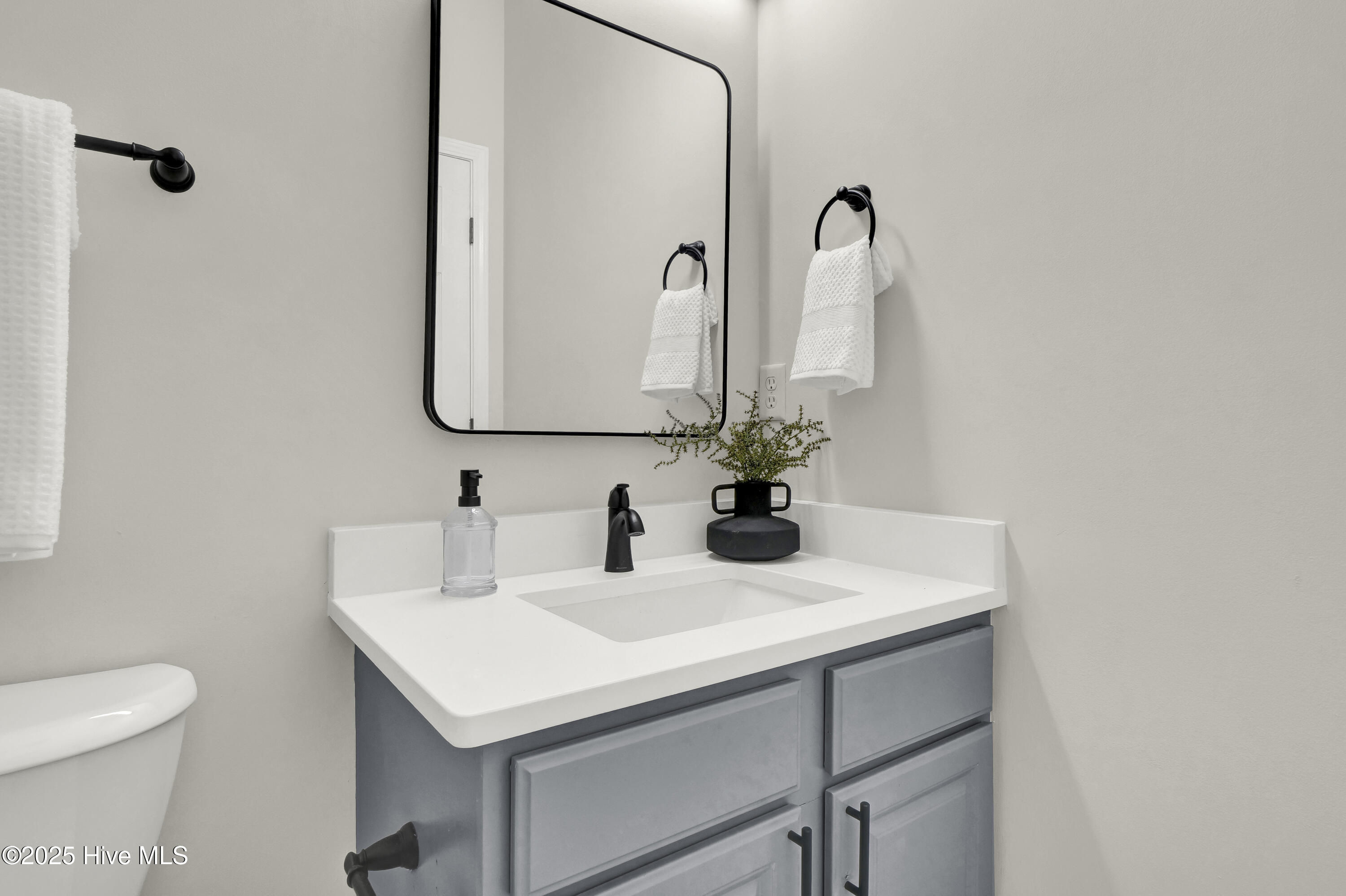 100546449 | Photo 25