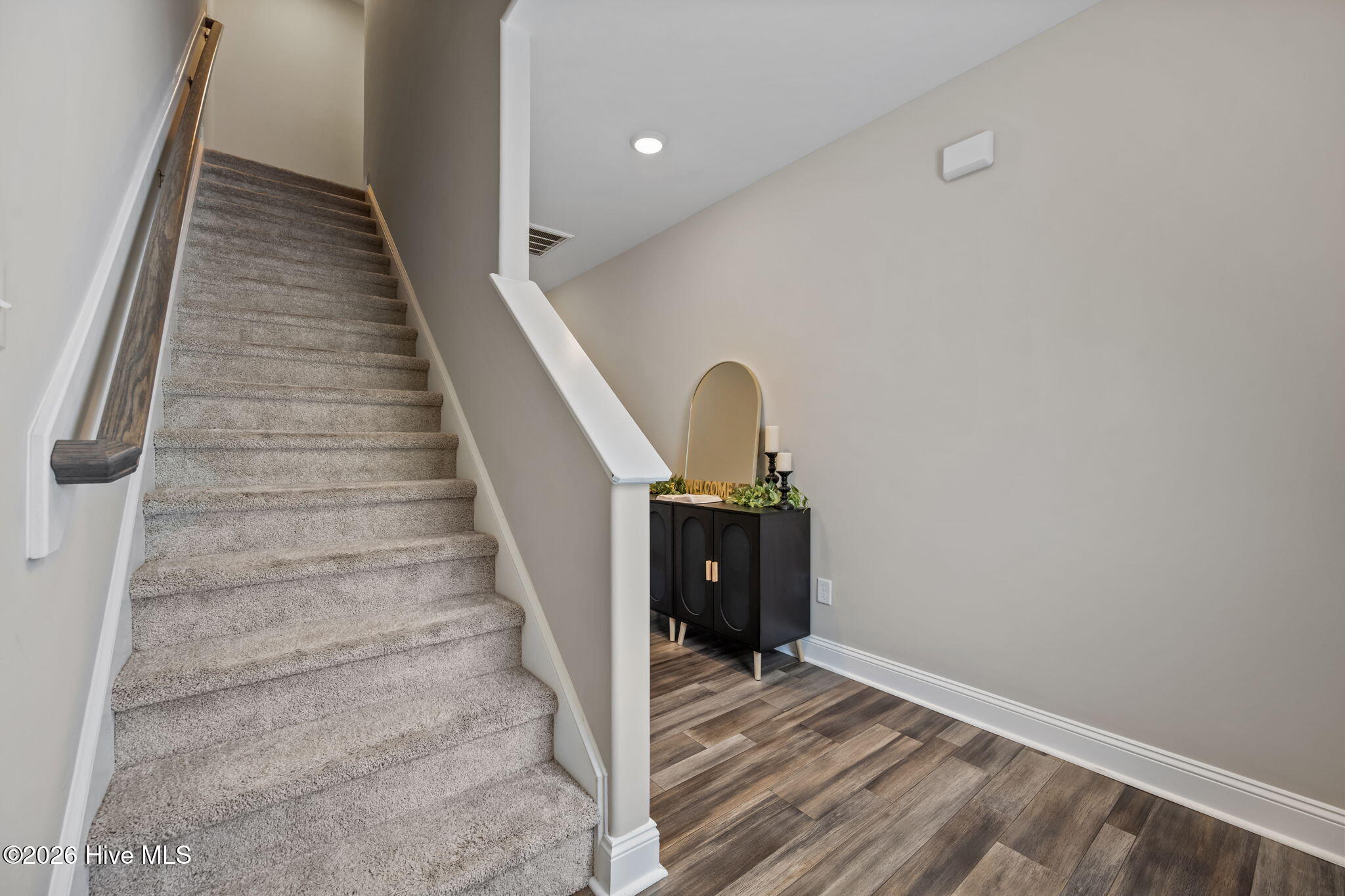 100560857 | Photo 19