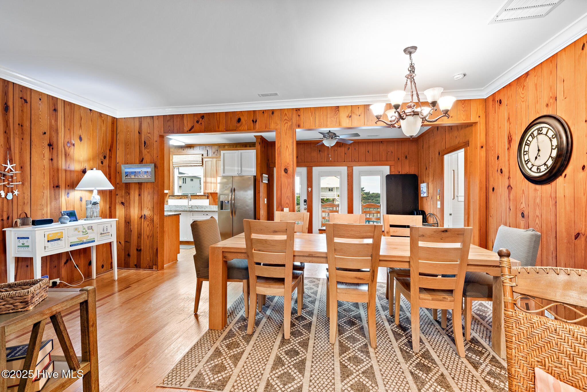 100531510 | Photo 14