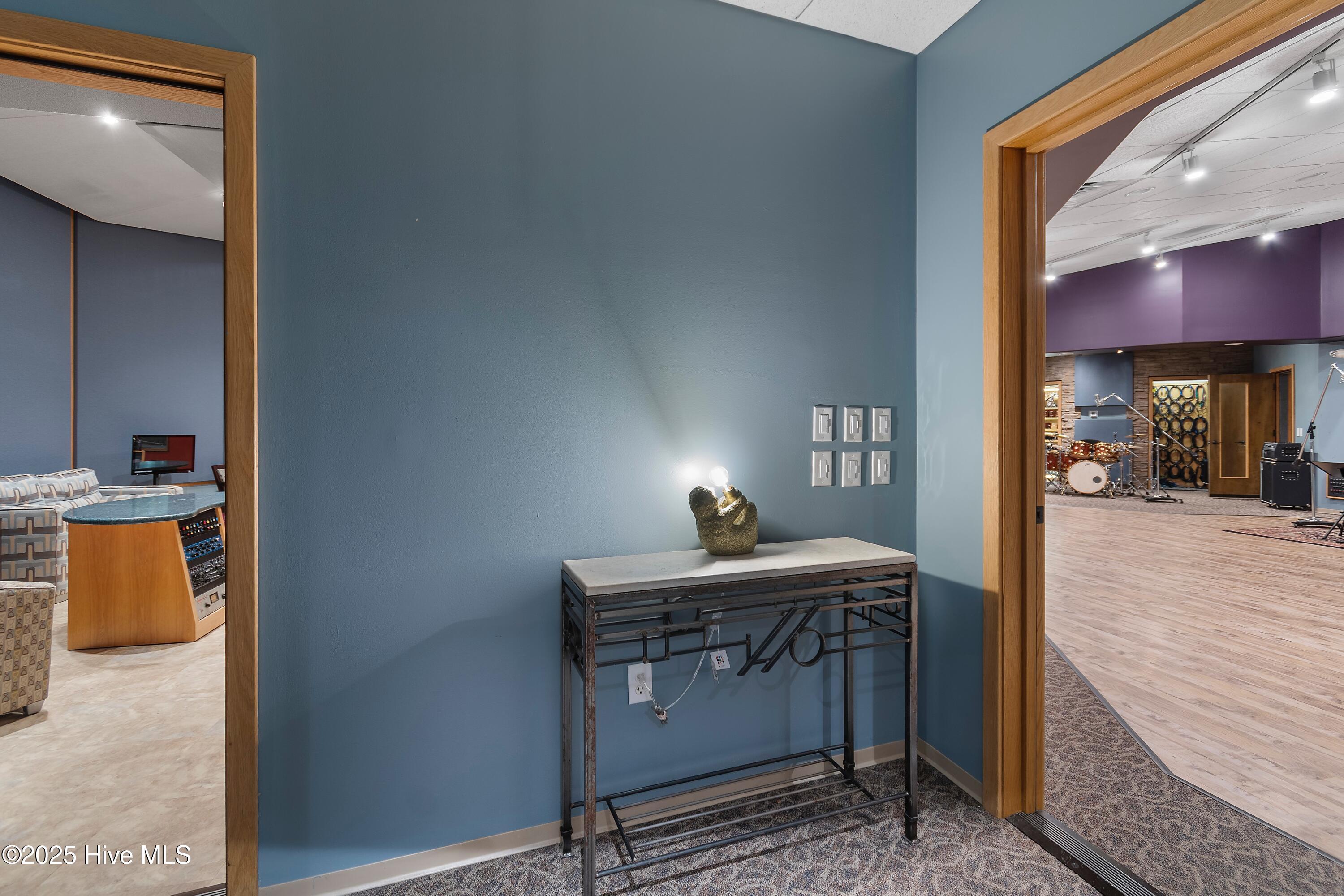 100491717 | Photo 46