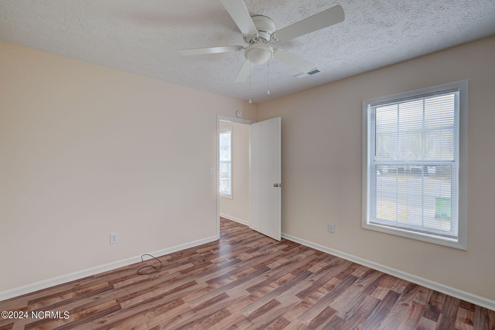 100555871 | Photo 29