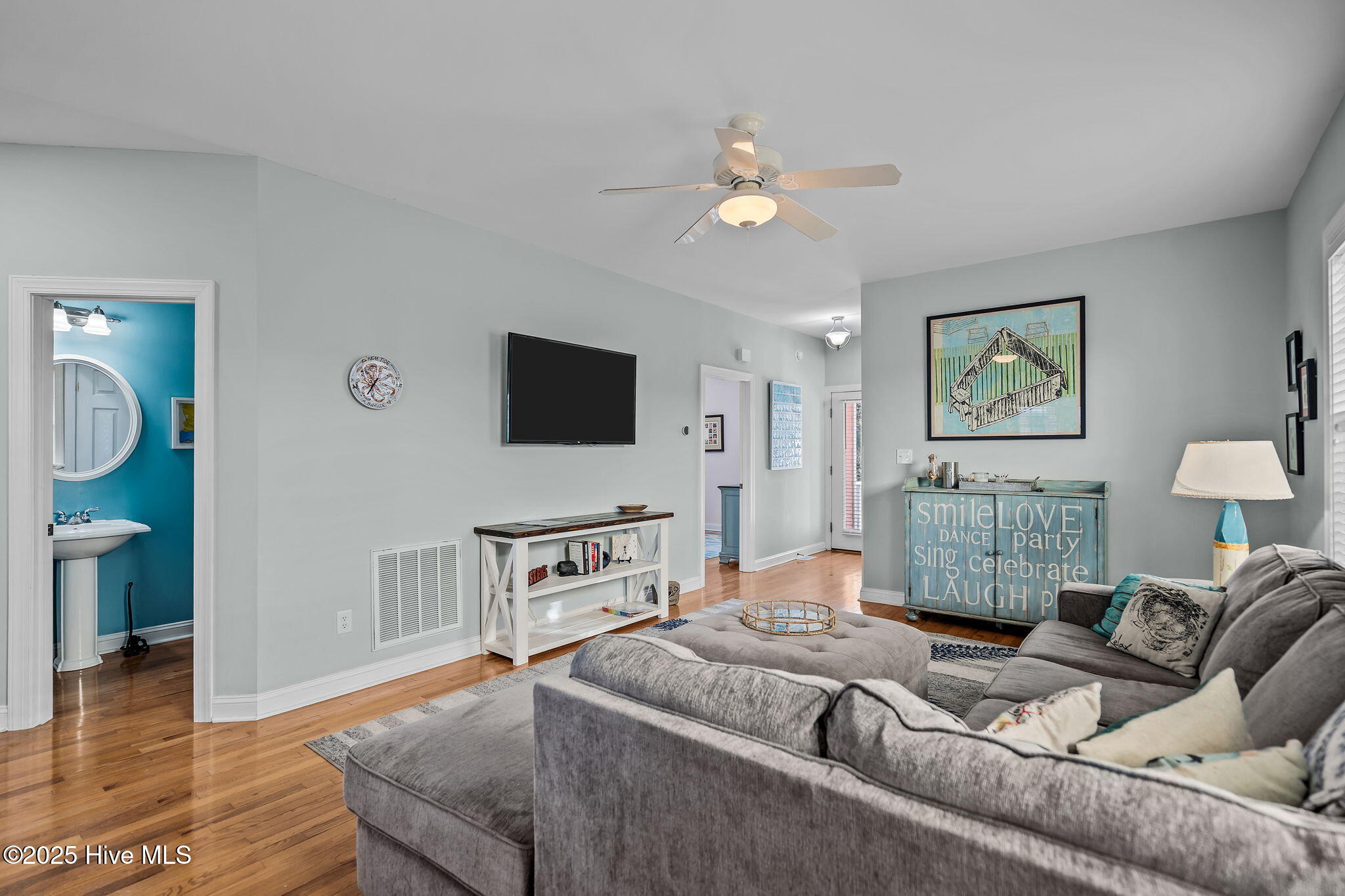 100546584 | Photo 22